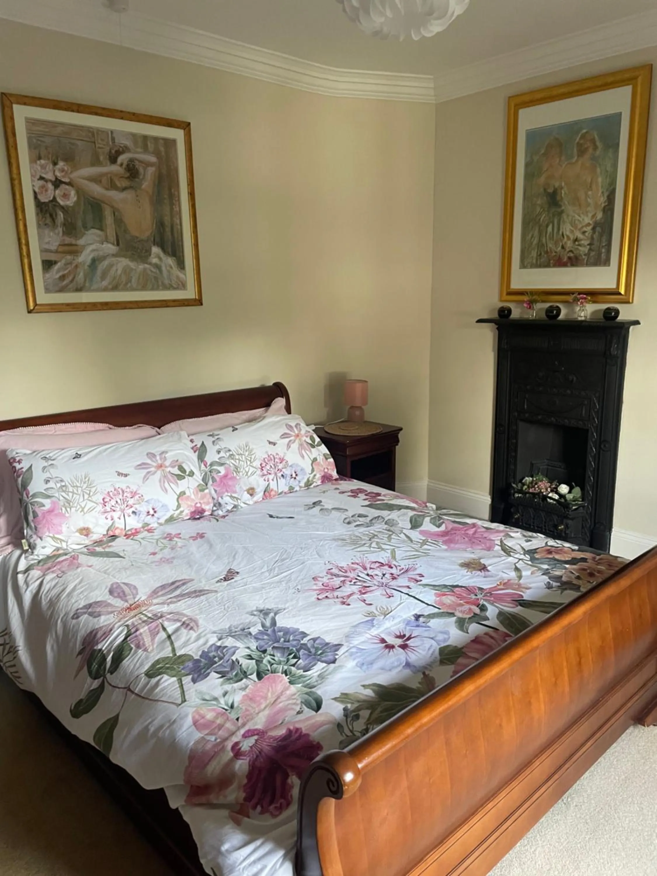Wayside , 3 bed , 2 bath charming house close to Lincoln