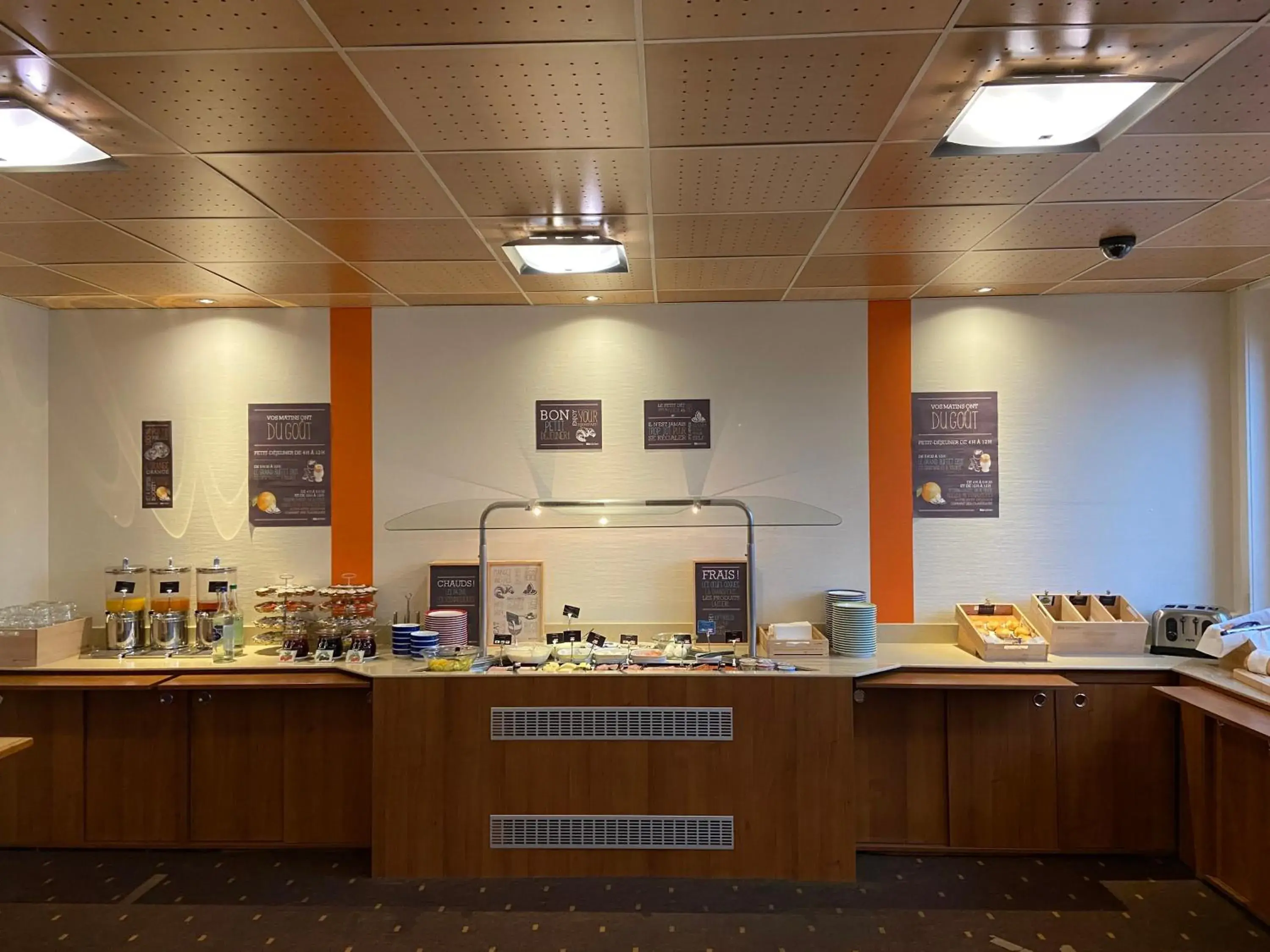 Food and drinks in ibis 3 Lacs Neuchâtel Food and drinks in ibis 3 Lacs Neuchâtel