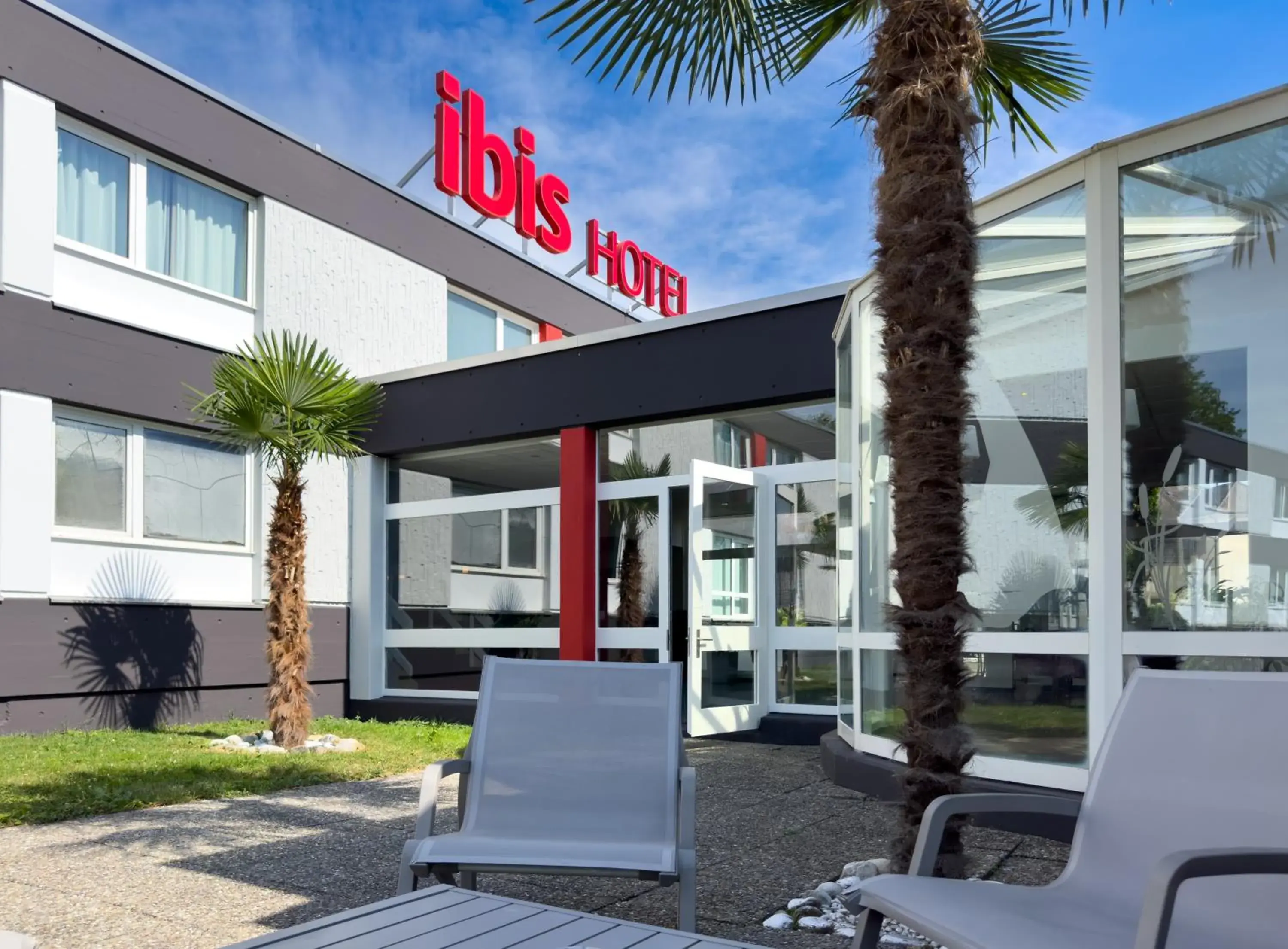Property building in ibis 3 Lacs Neuchâtel Property building in ibis 3 Lacs Neuchâtel