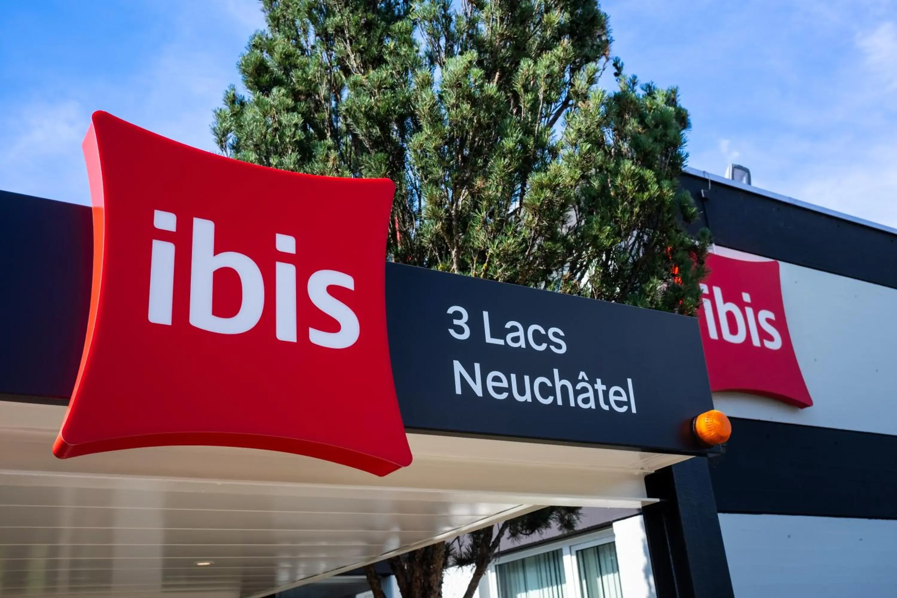Property building in ibis 3 Lacs Neuchâtel Property building in ibis 3 Lacs Neuchâtel