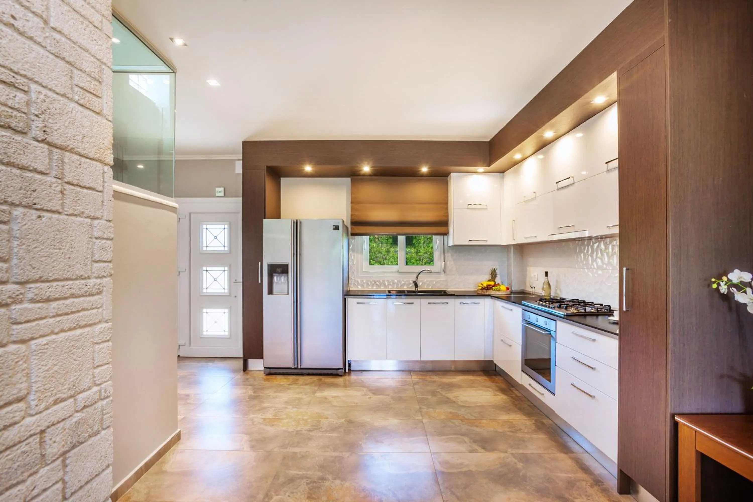 Kitchen or kitchenette in Sunny Villas Resort & Spa