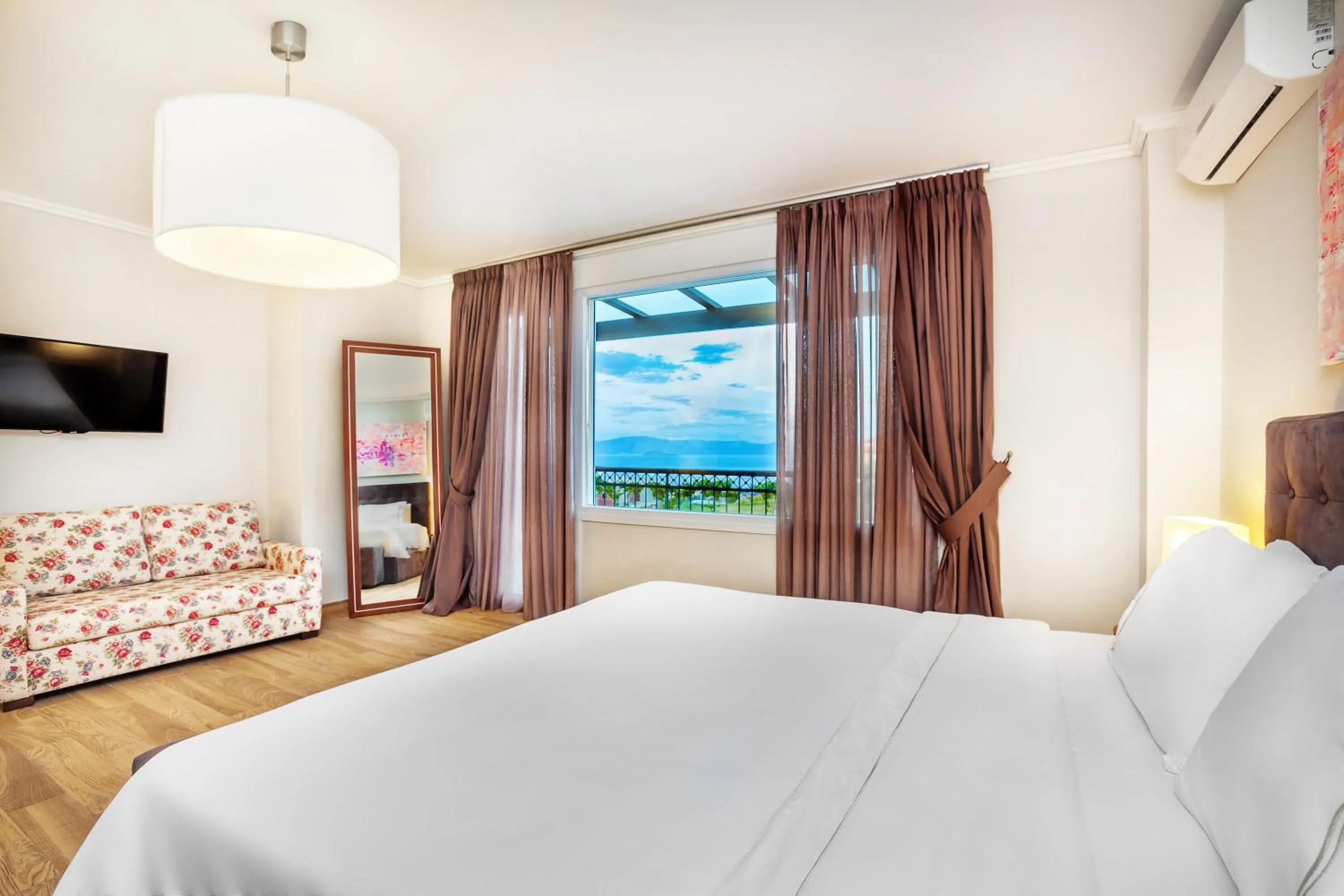 Bedroom in Sunny Villas Resort & Spa