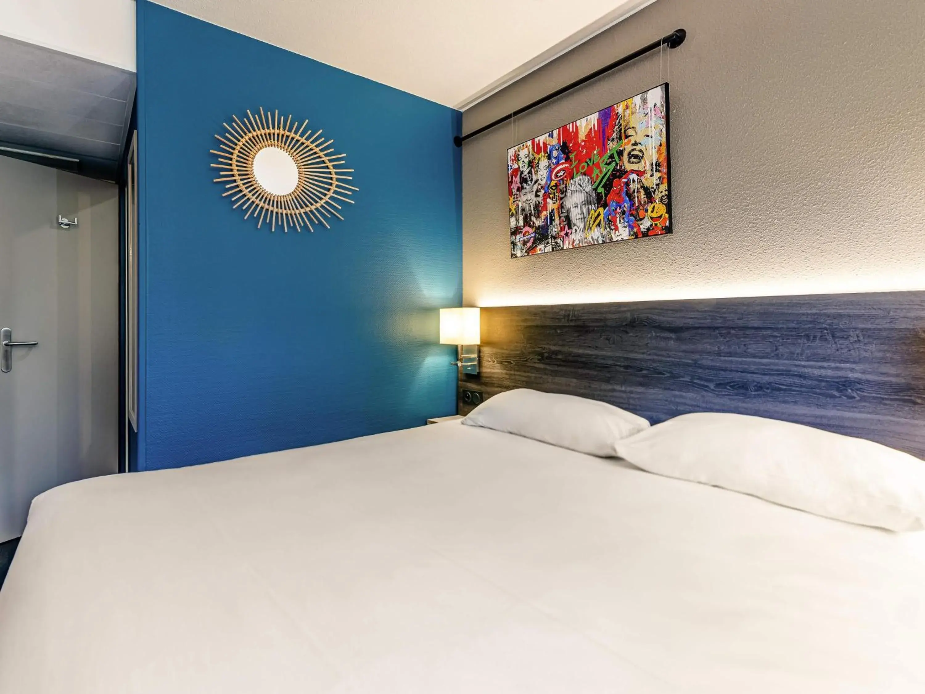 Pop Double Room in Greet Hotel Bordeaux Floirac Arena Pop Double Room in Greet Hotel Bordeaux Floirac Arena