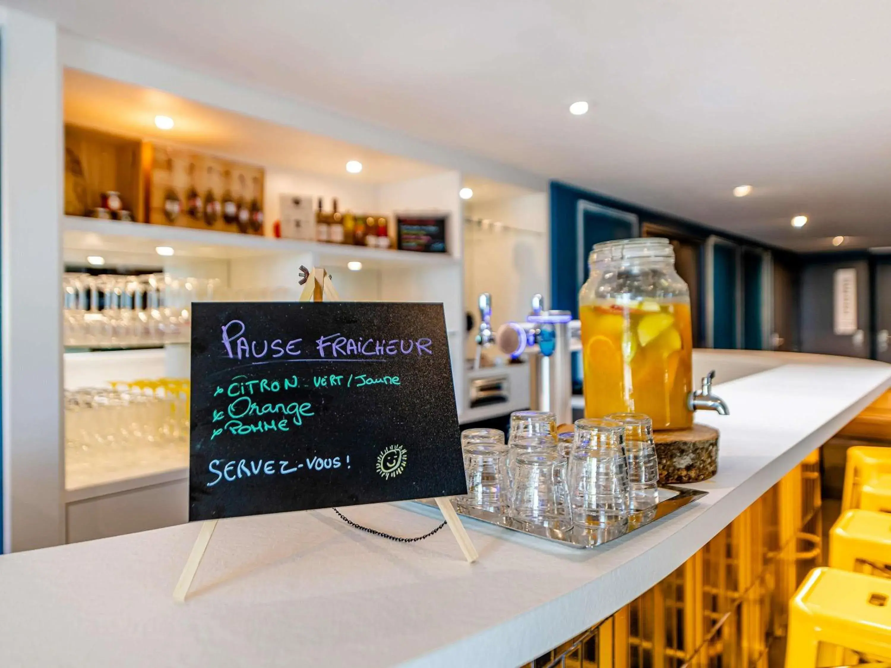 Property building in Greet Hotel Bordeaux Floirac Arena Property building in Greet Hotel Bordeaux Floirac Arena