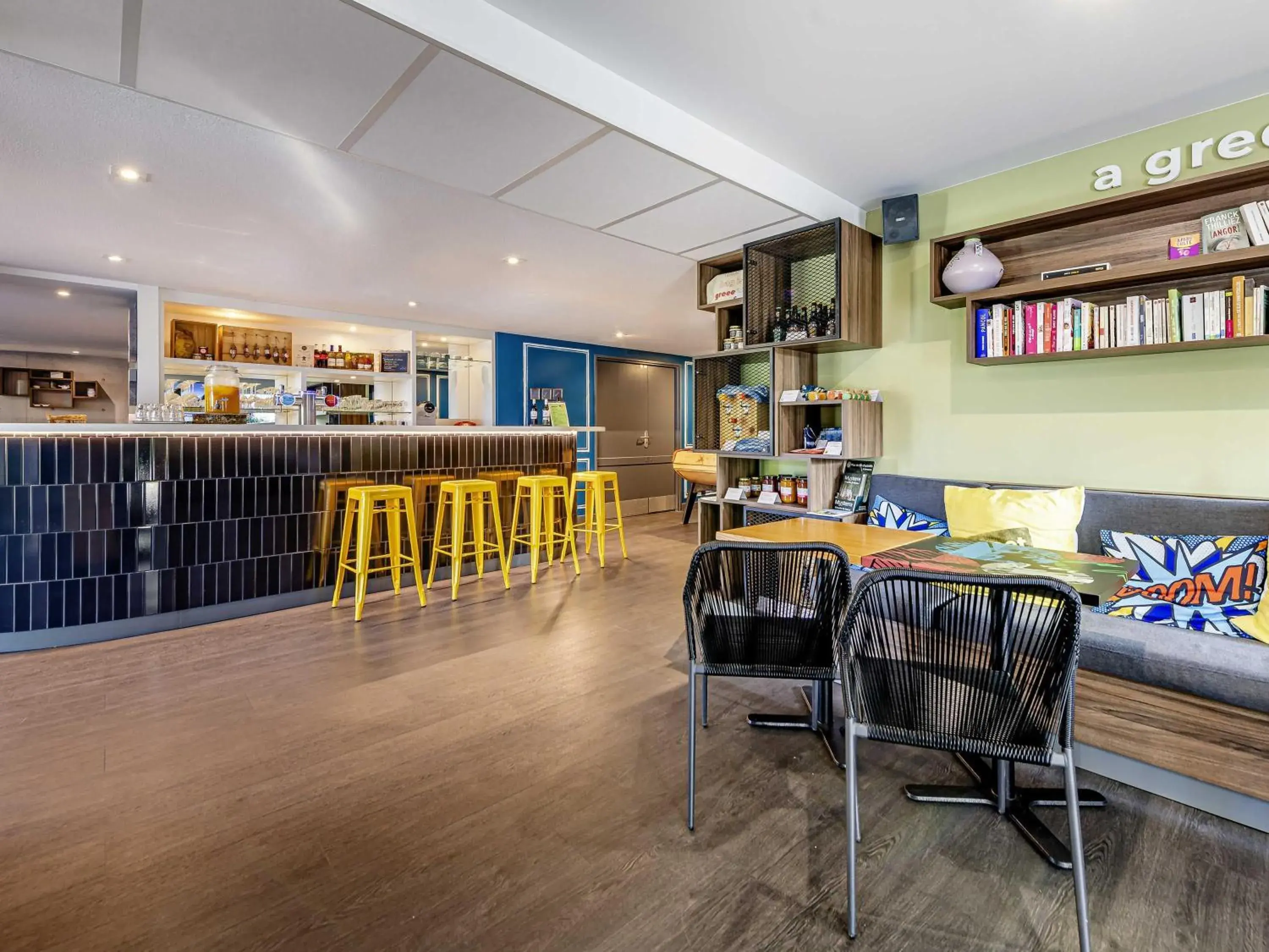 Lounge or bar in Greet Hotel Bordeaux Floirac Arena Lounge or bar in Greet Hotel Bordeaux Floirac Arena