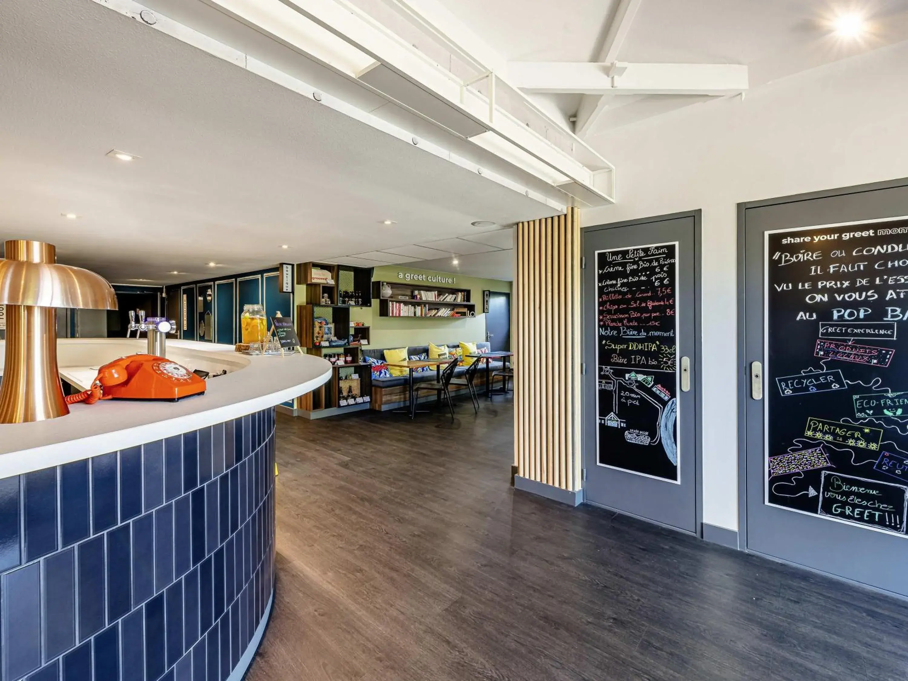 Property building in Greet Hotel Bordeaux Floirac Arena Property building in Greet Hotel Bordeaux Floirac Arena