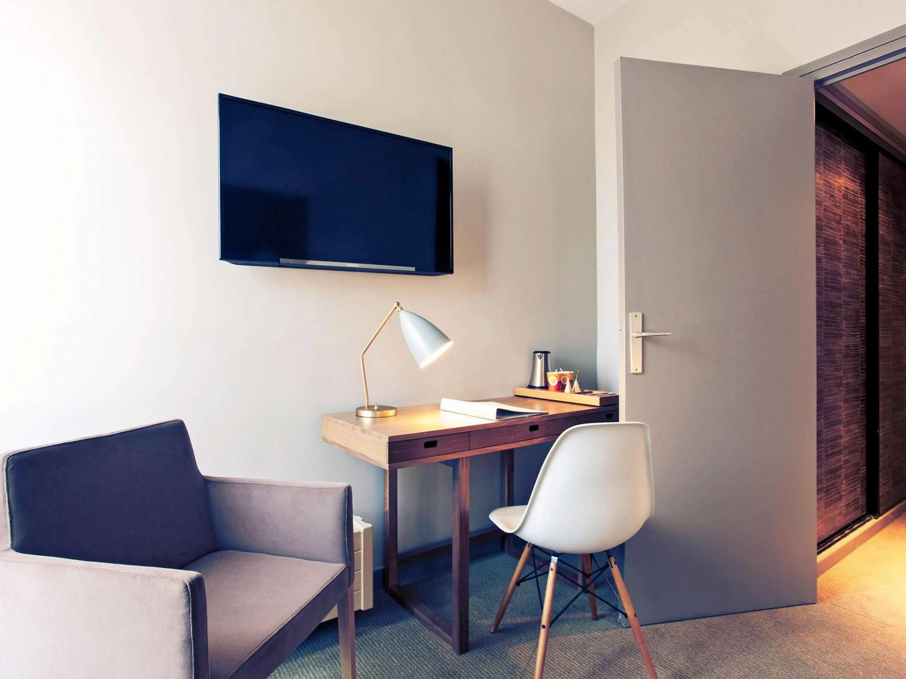 TV and multimedia in B&B HOME Brides-les-Bains Les 3 Vallées