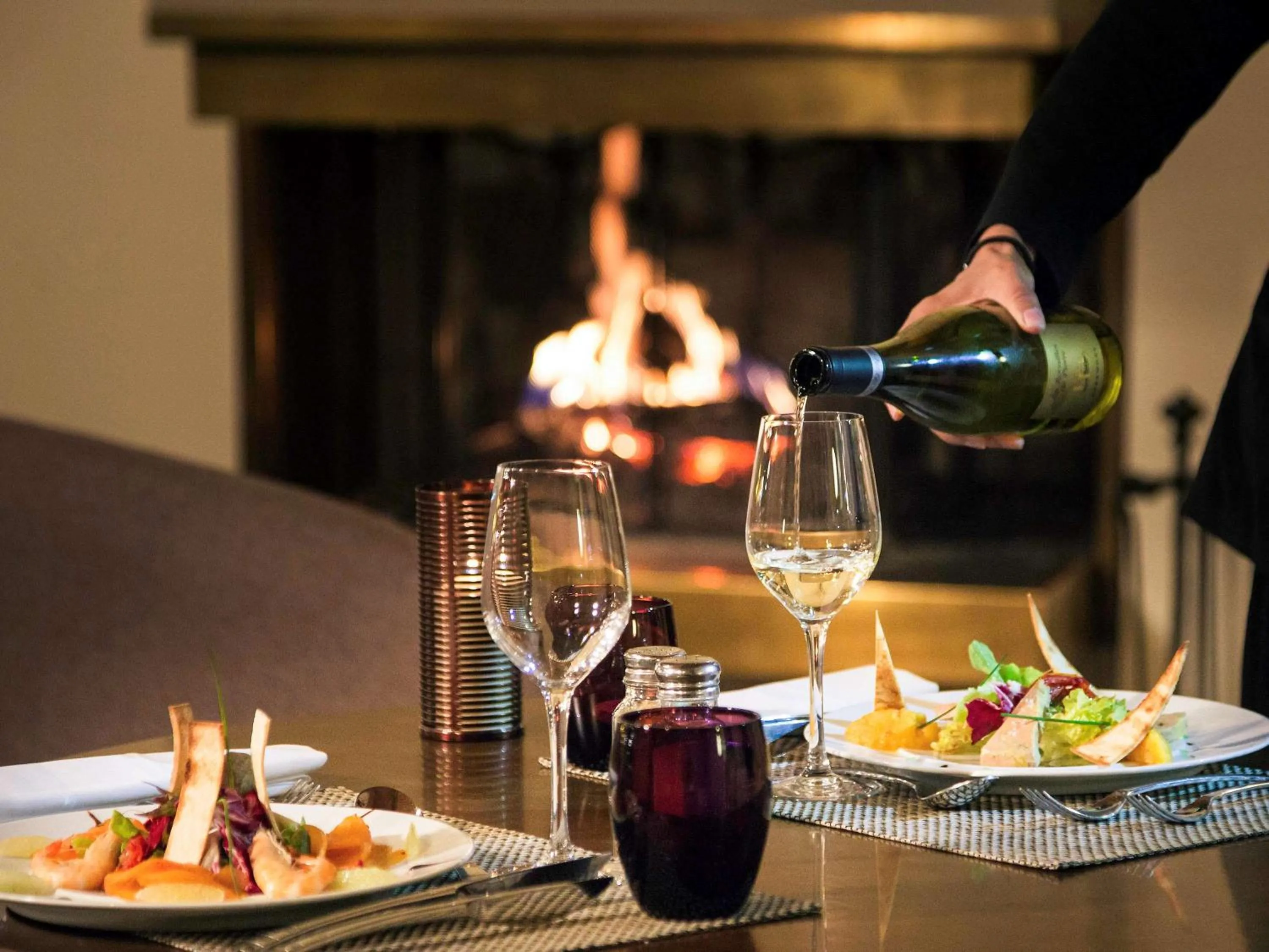 Restaurant/places to eat in B&B HOME Brides-les-Bains Les 3 Vallées