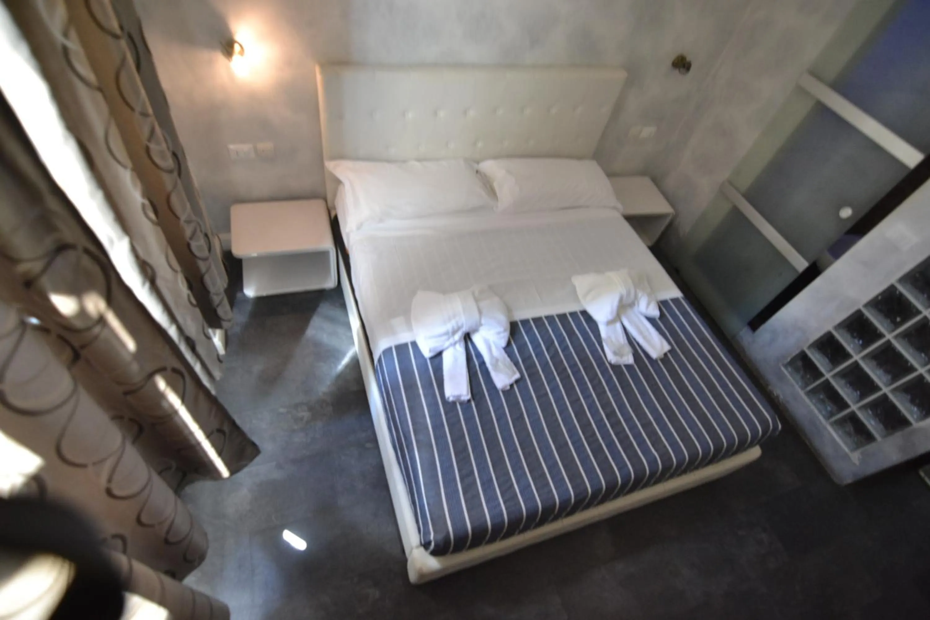 Bed in Glamour Spanish Steps