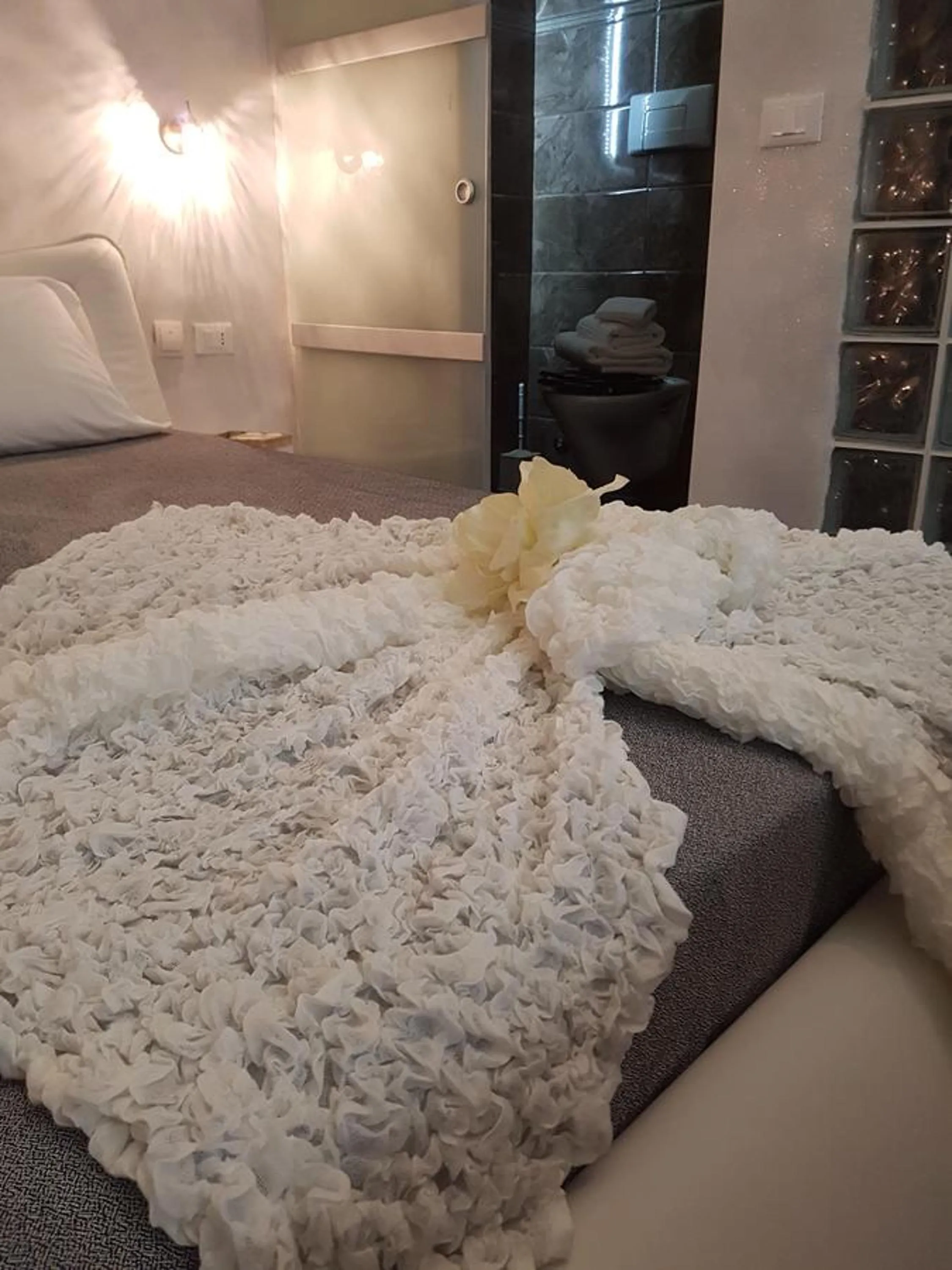 Bed in Glamour Spanish Steps