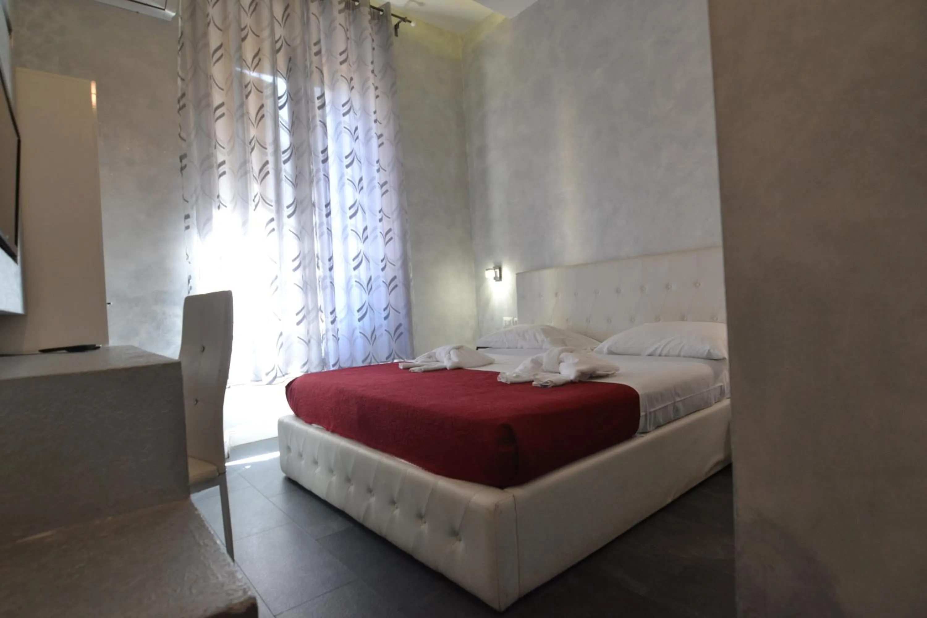 Bed in Glamour Spanish Steps