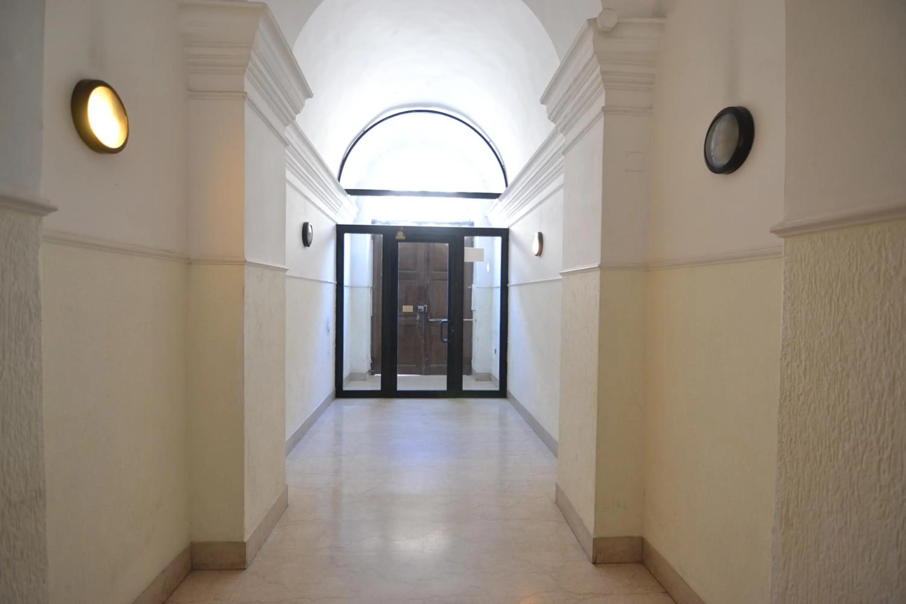 Property building in Glamour Spanish Steps