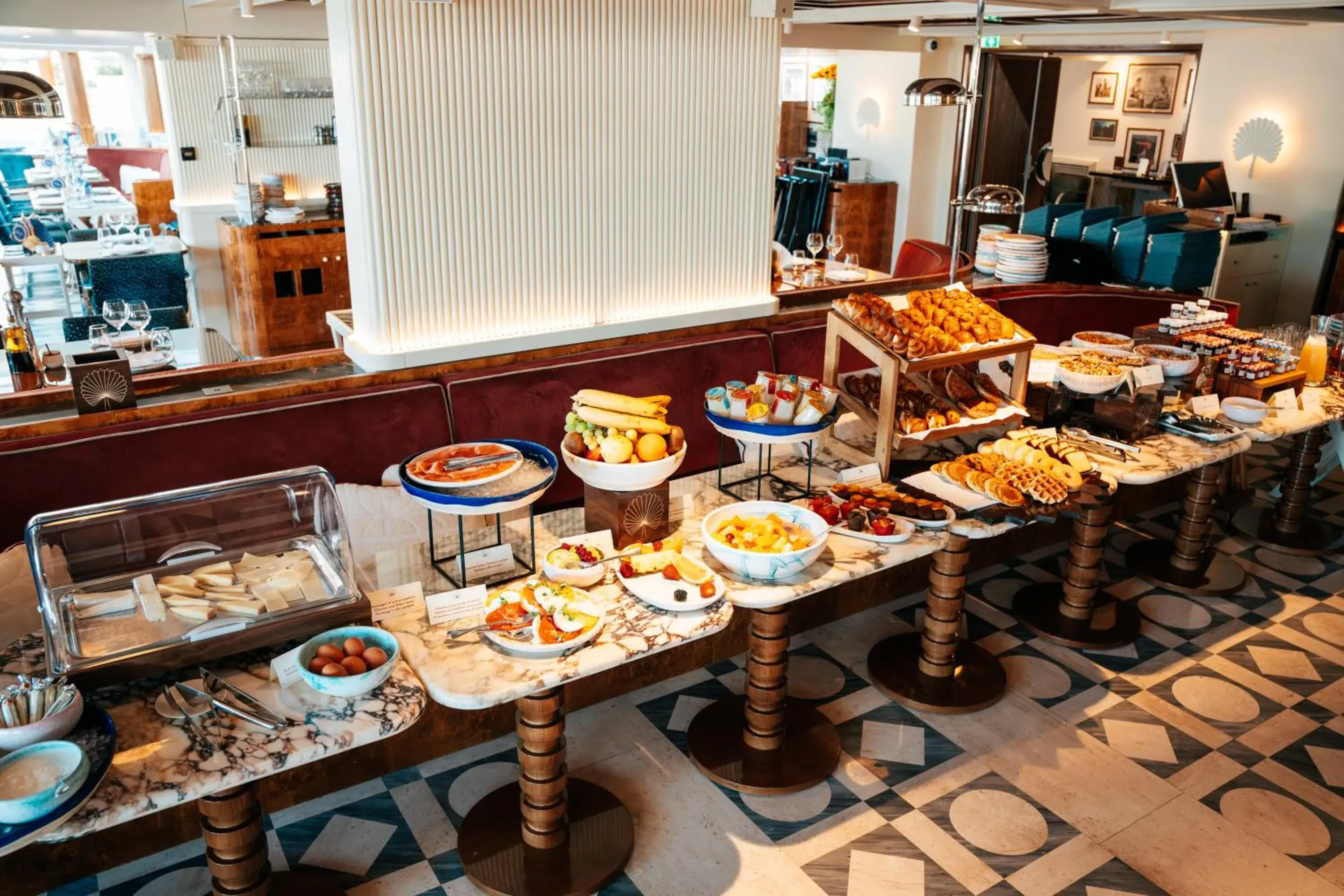 Breakfast in Port Palace Breakfast in Port Palace