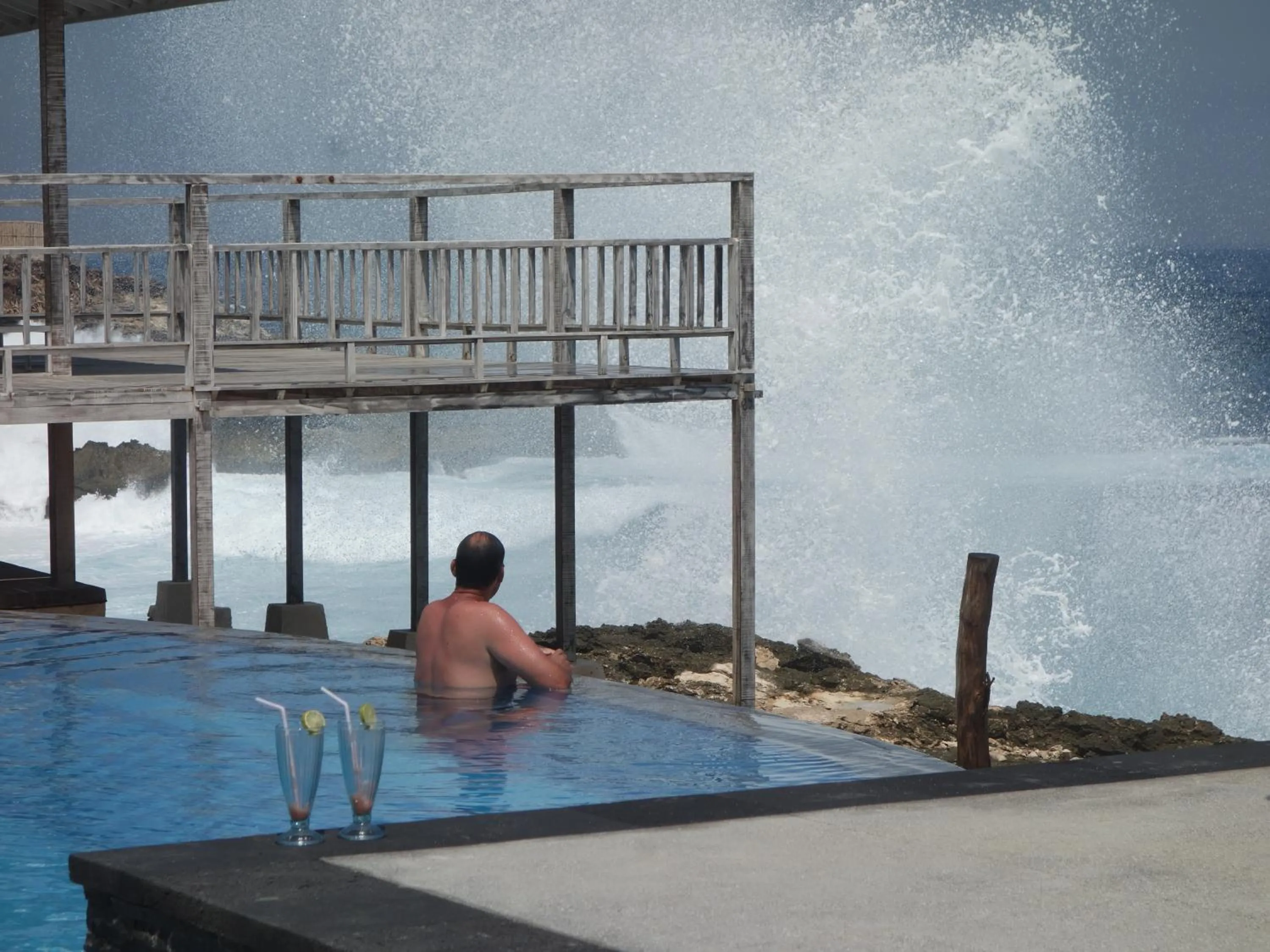 Swimming pool in Cliff Park Lembongan