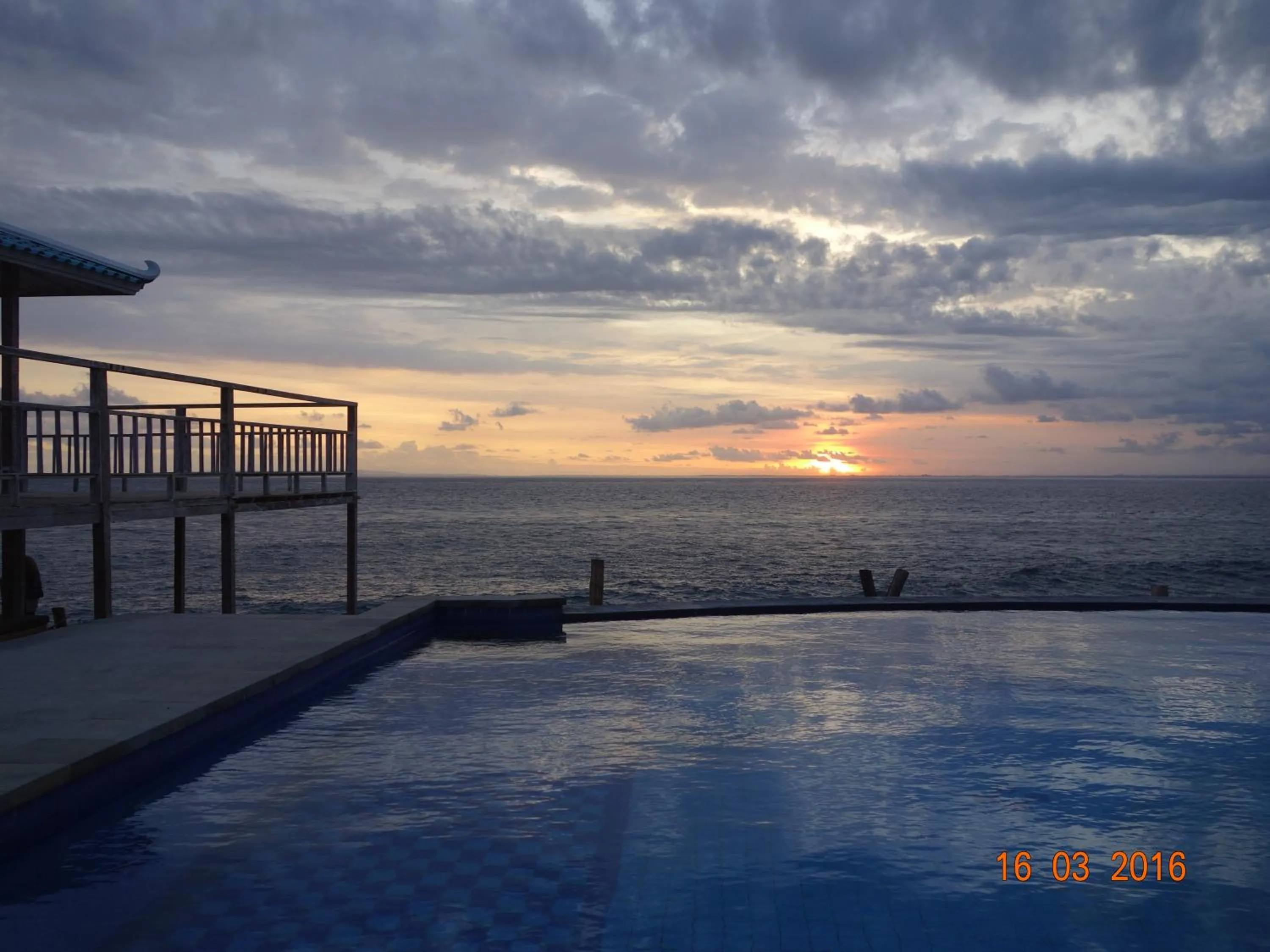 Swimming pool in Cliff Park Lembongan