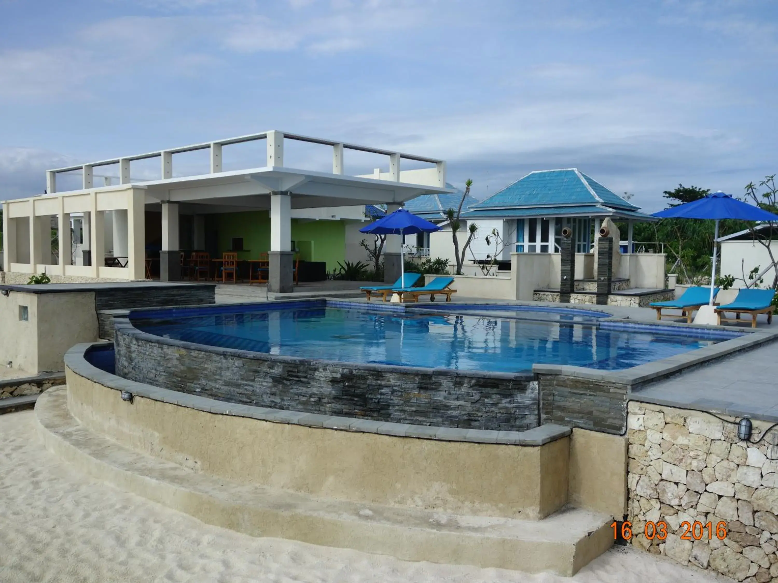 Swimming pool in Cliff Park Lembongan Swimming pool in Cliff Park Lembongan