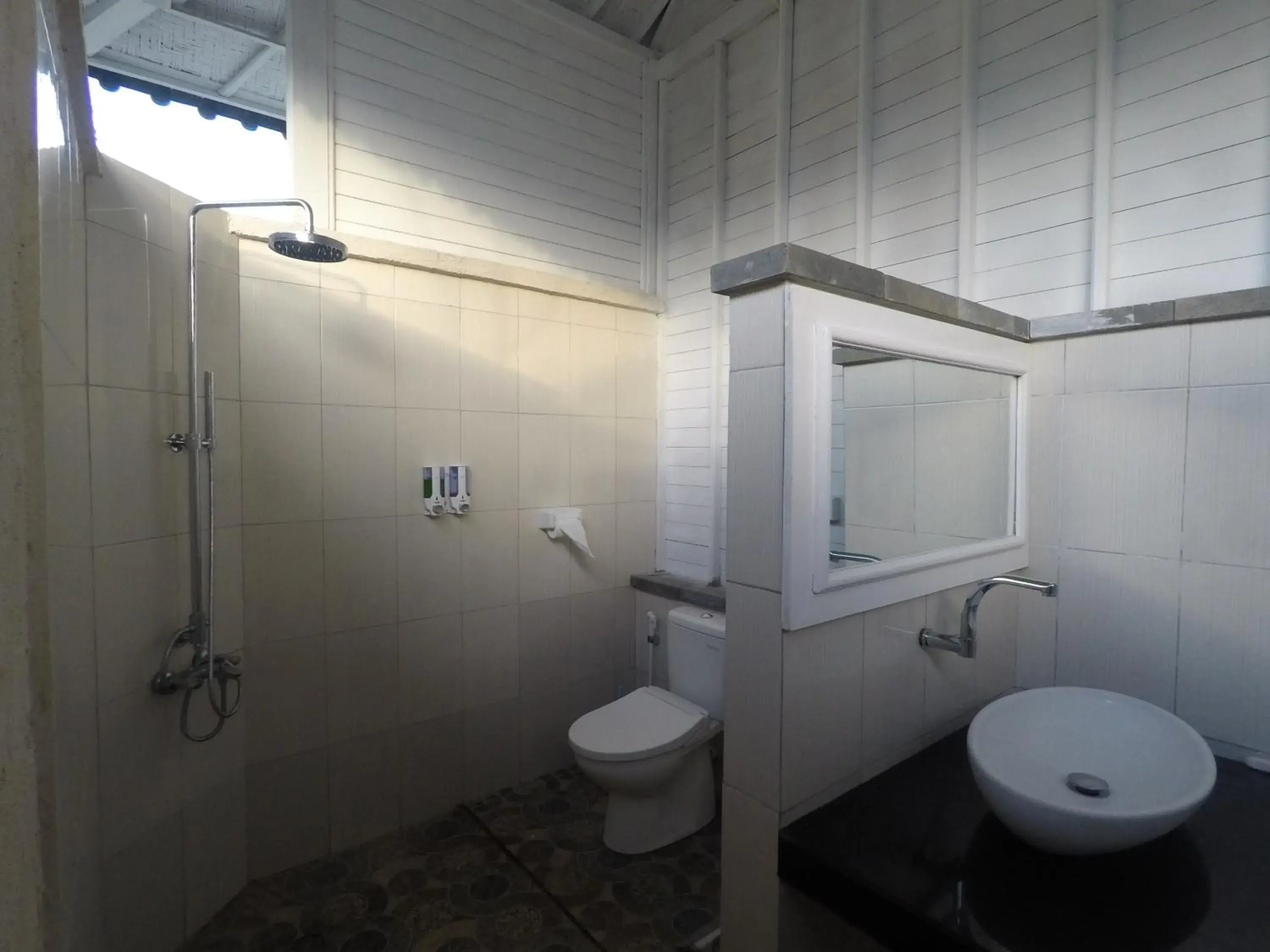 Bathroom in Cliff Park Lembongan Bathroom in Cliff Park Lembongan