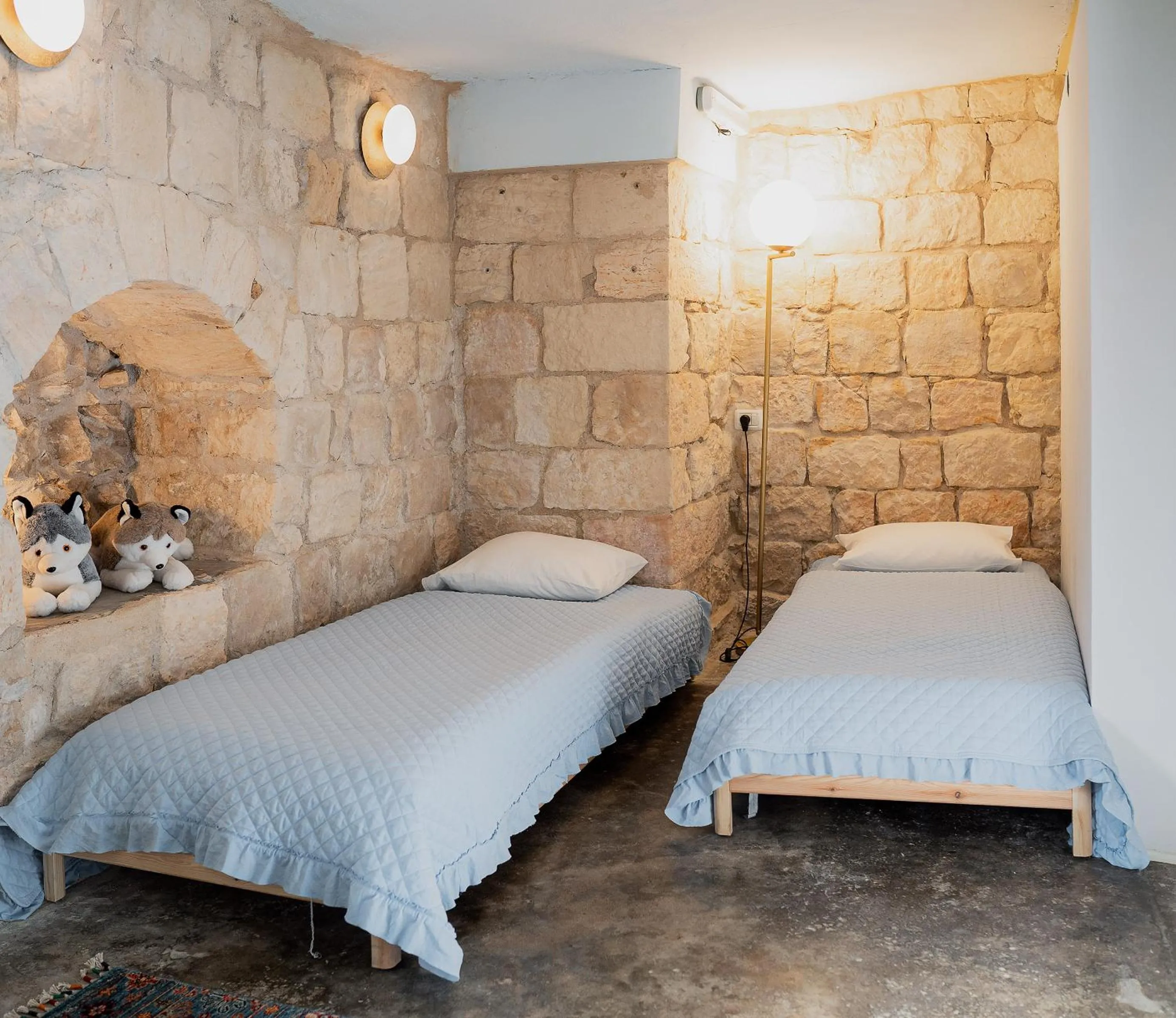 Bed in Khalil lane in the Village