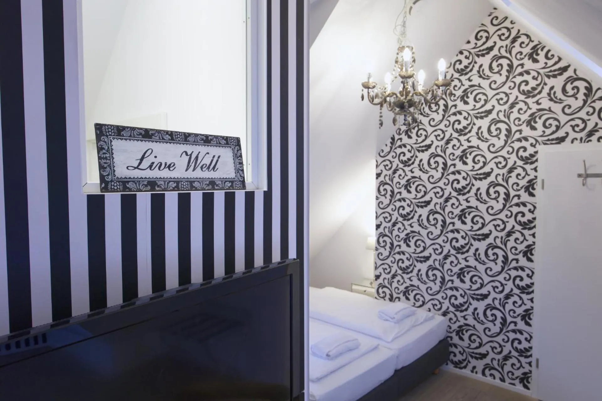 Photo of the whole room, Bed in Villa Delange