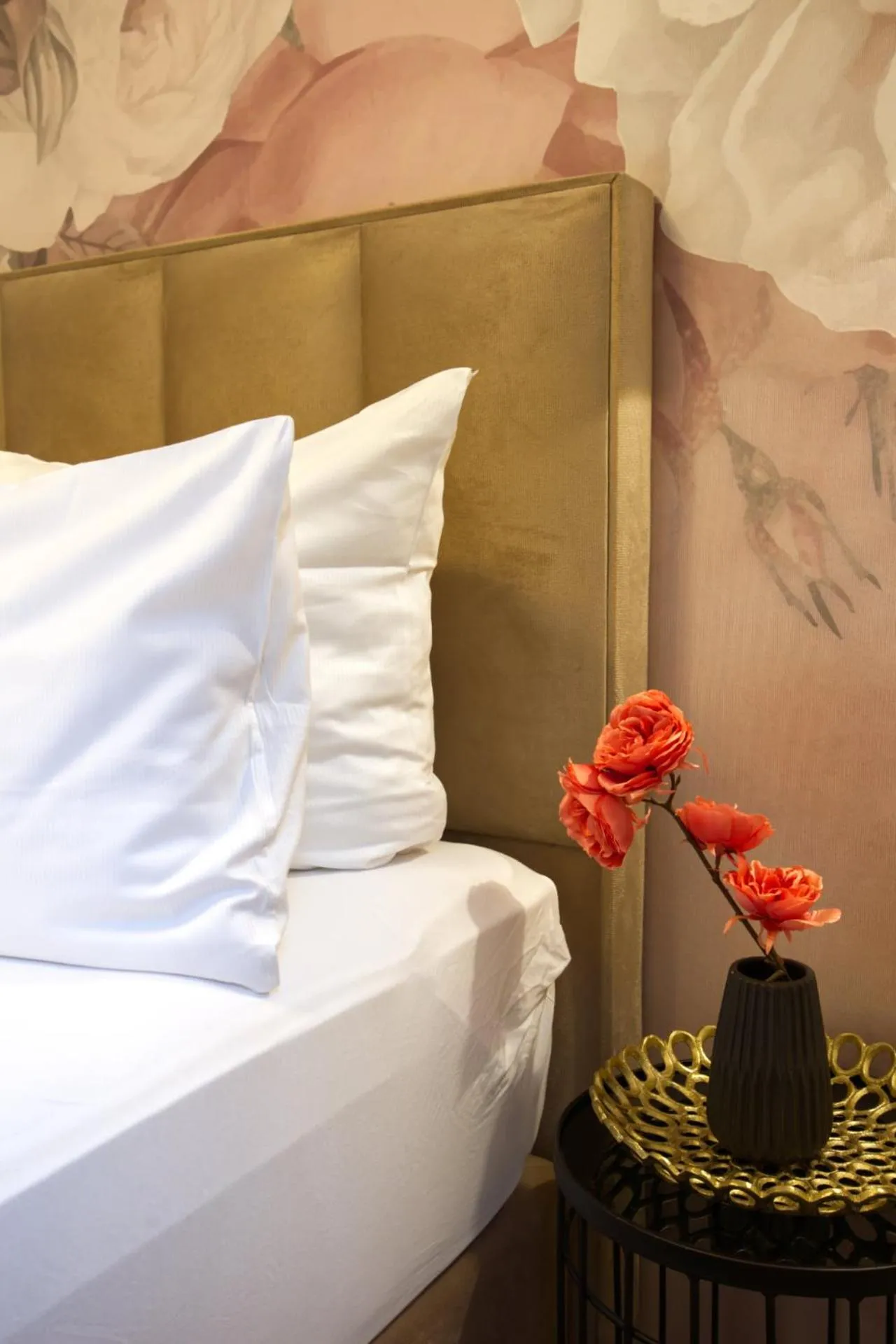 Decorative detail, Bed in Villa Delange