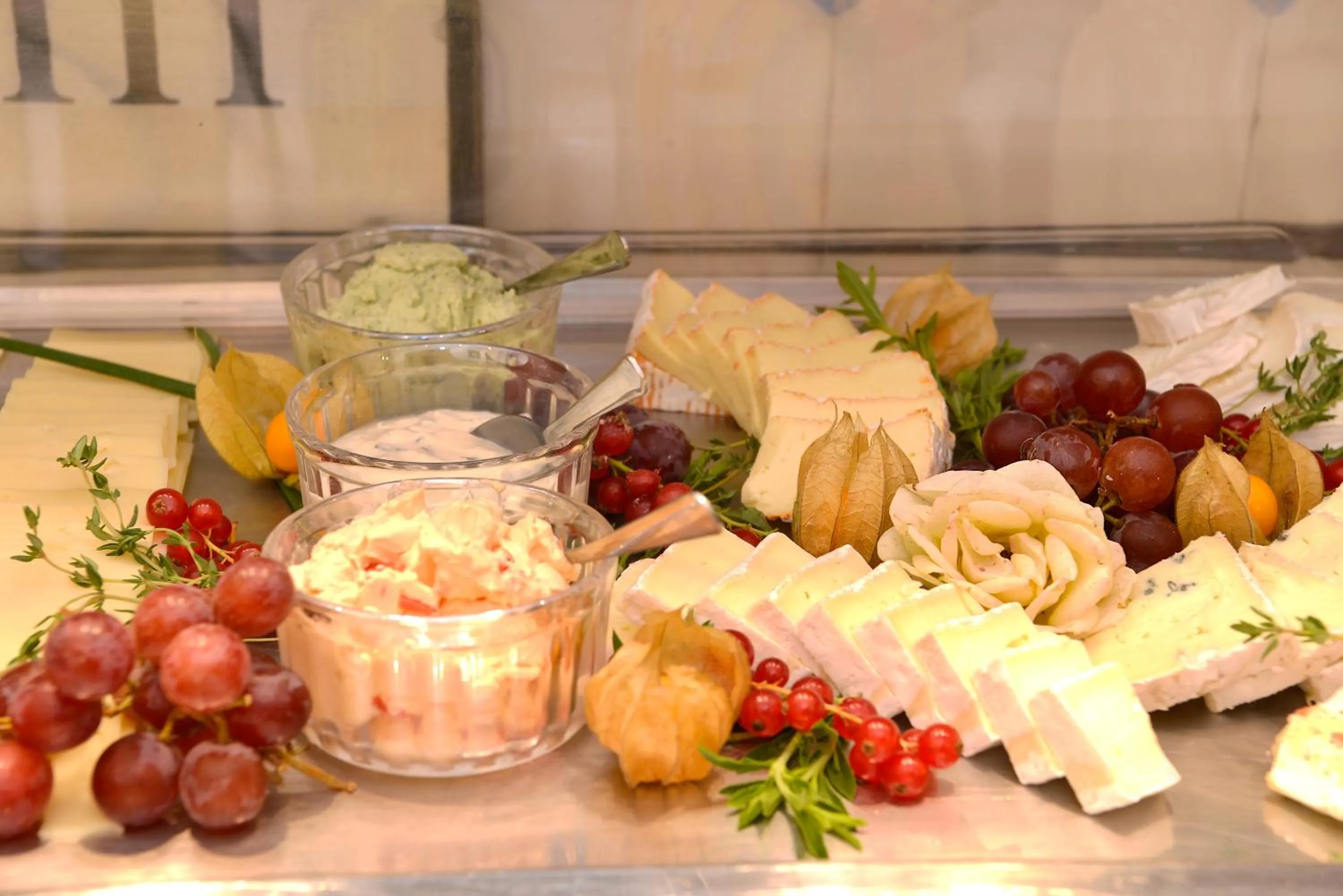 Buffet breakfast in Villa Delange