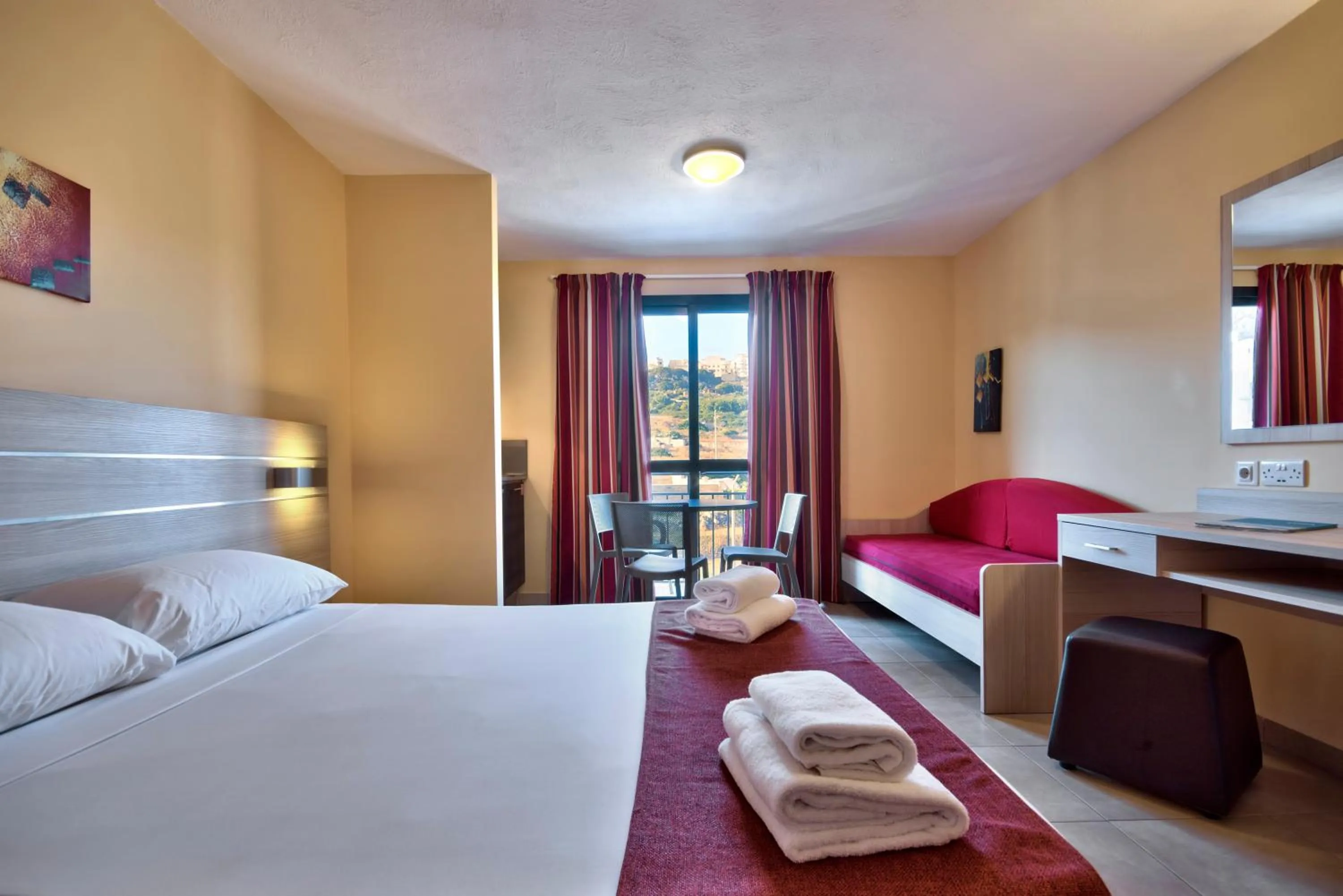 Photo of the whole room, Bed in Luna Holiday Complex