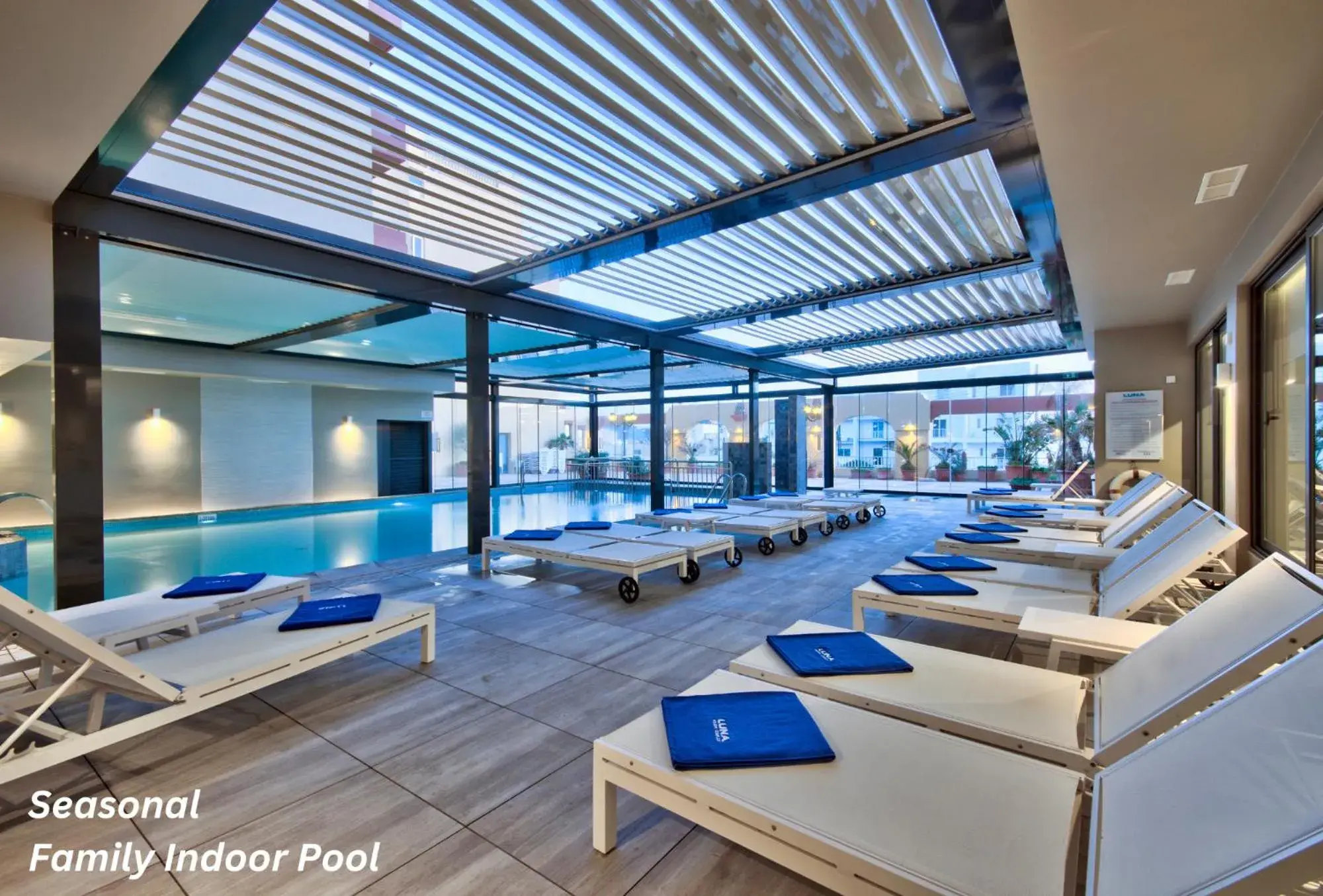 Swimming pool in Luna Holiday Complex Swimming pool in Luna Holiday Complex