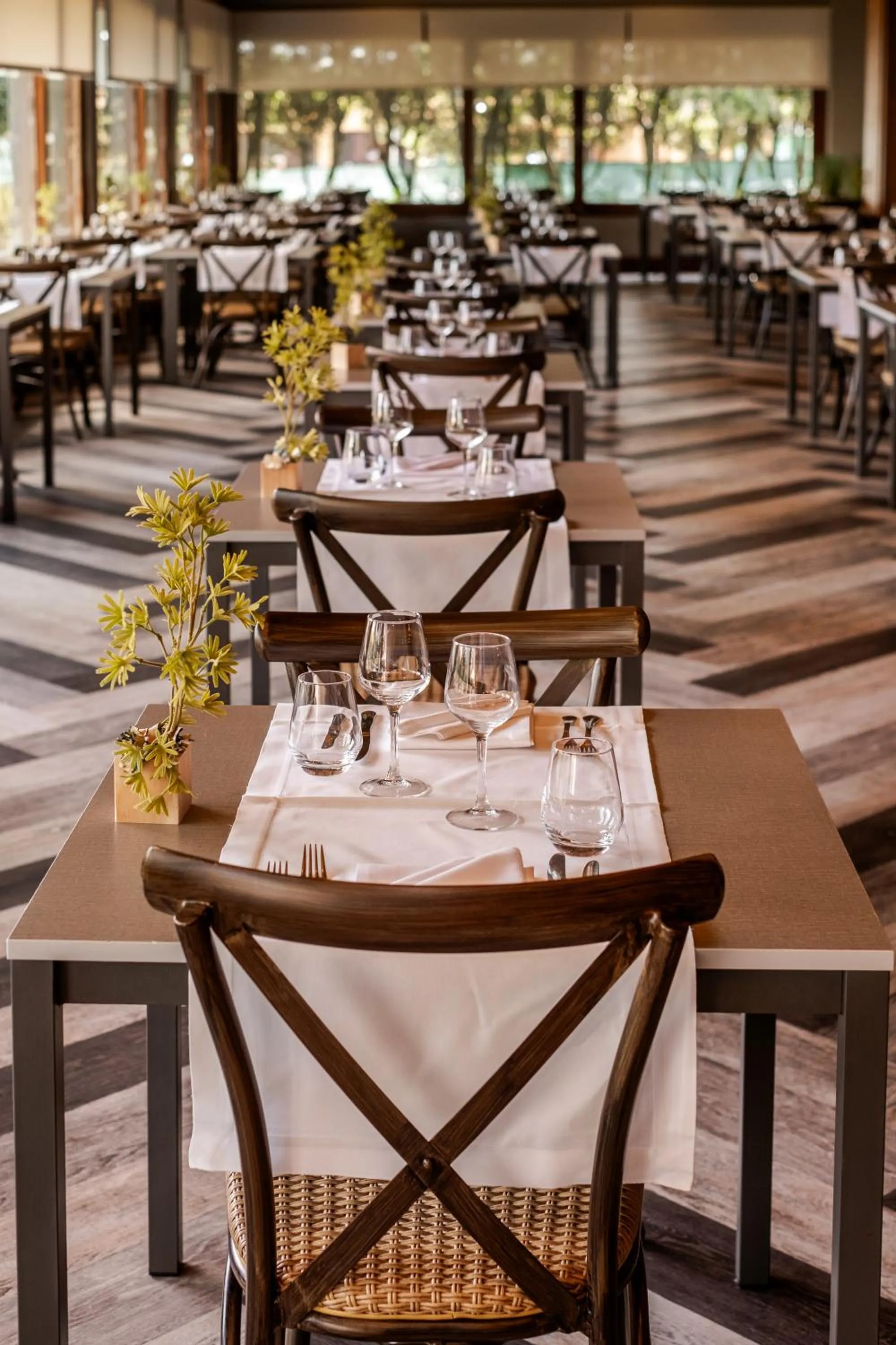 Restaurant/places to eat in Axis Vermar Conference & Beach Hotel