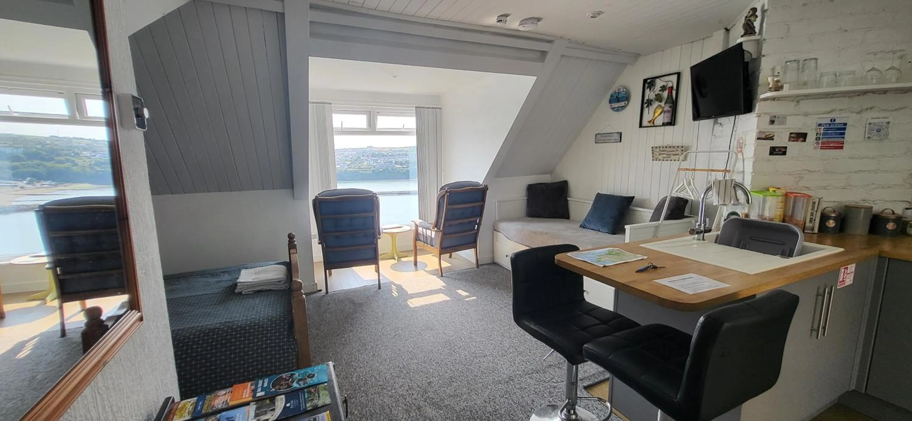 Seating area in Seasidesteps