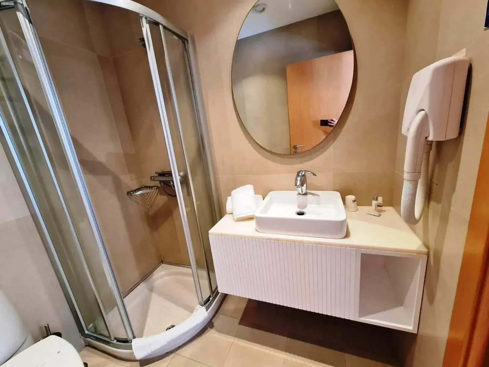 Twin Room in Hotel Albergaria Borges Twin Room in Hotel Albergaria Borges