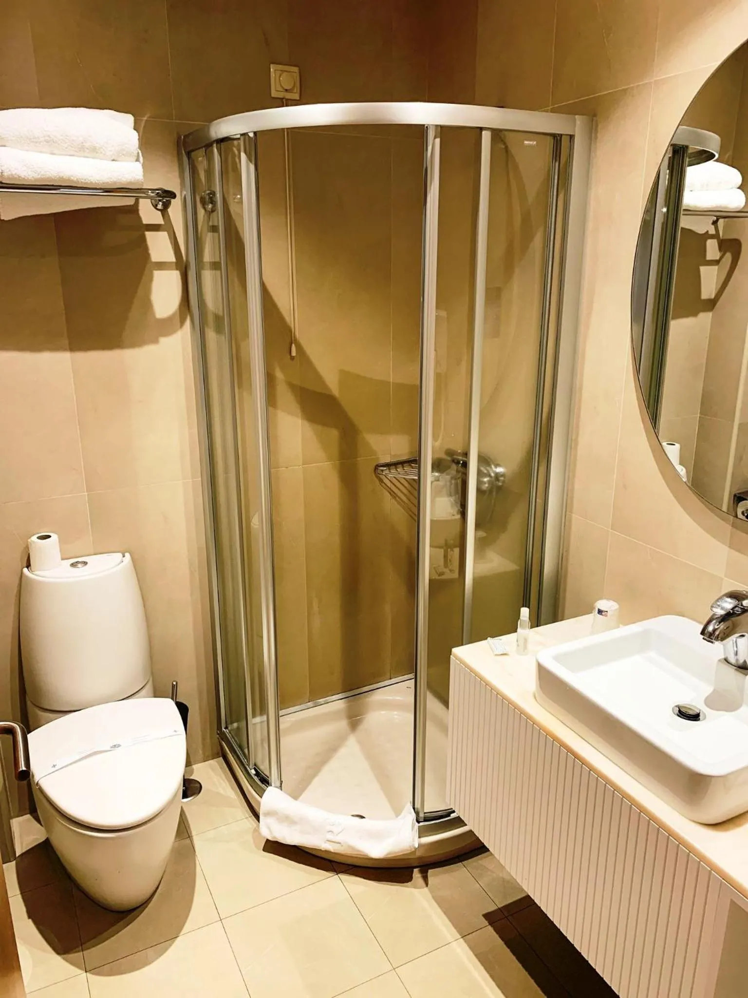 Toilet in Hotel Albergaria Borges