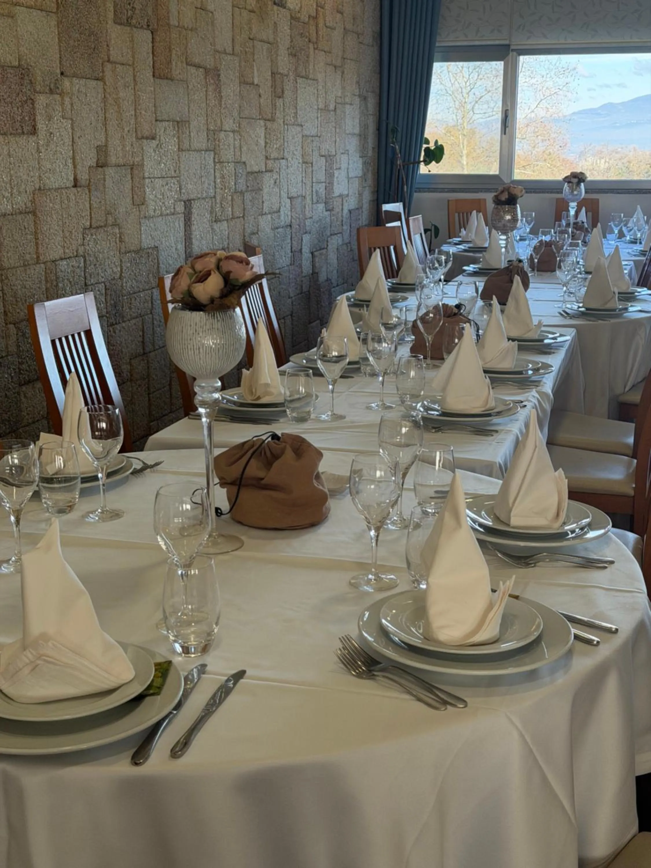 Restaurant/places to eat in Hotel Albergaria Borges