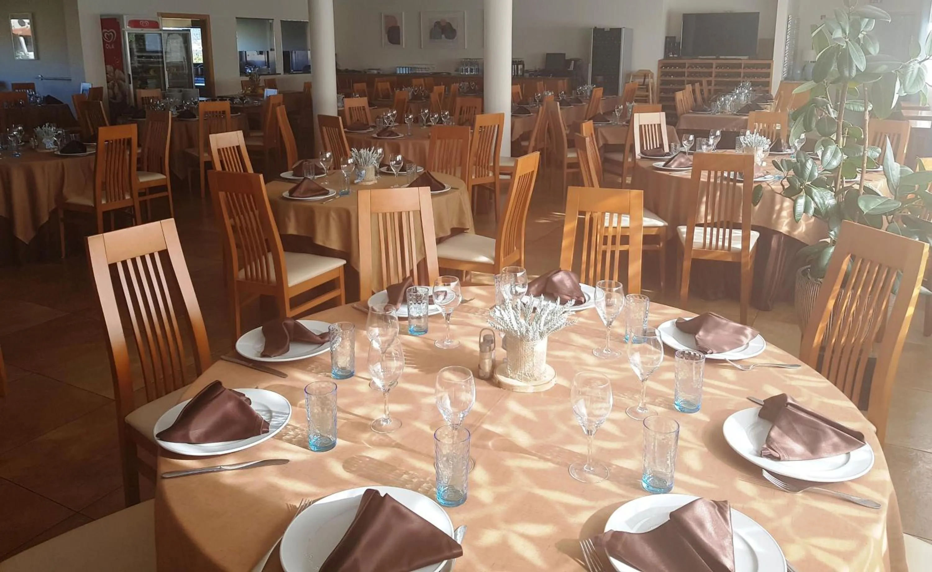 Restaurant/places to eat in Hotel Albergaria Borges