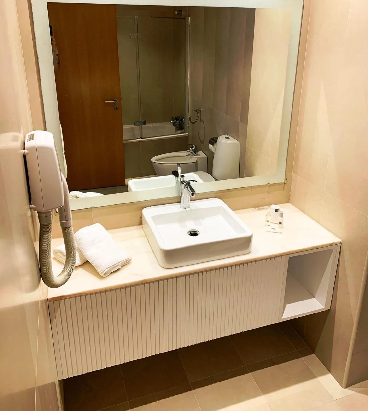 Toilet in Hotel Albergaria Borges