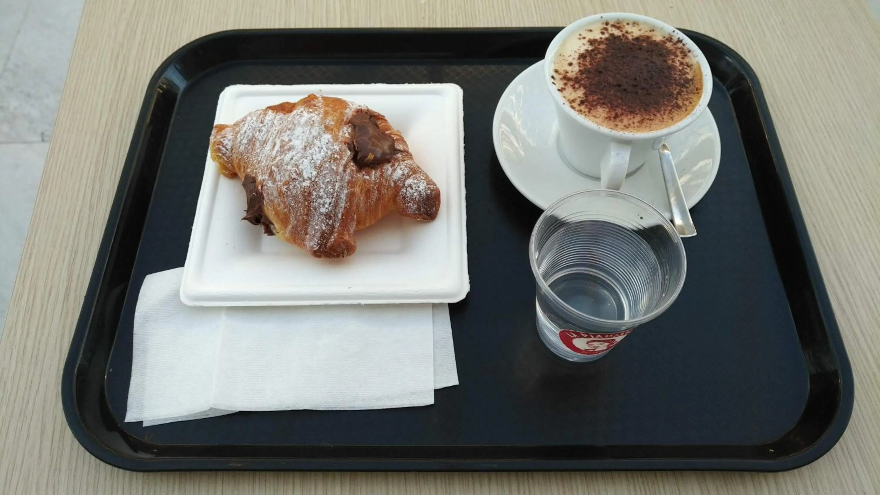 Breakfast in Brain Rooms & Suite