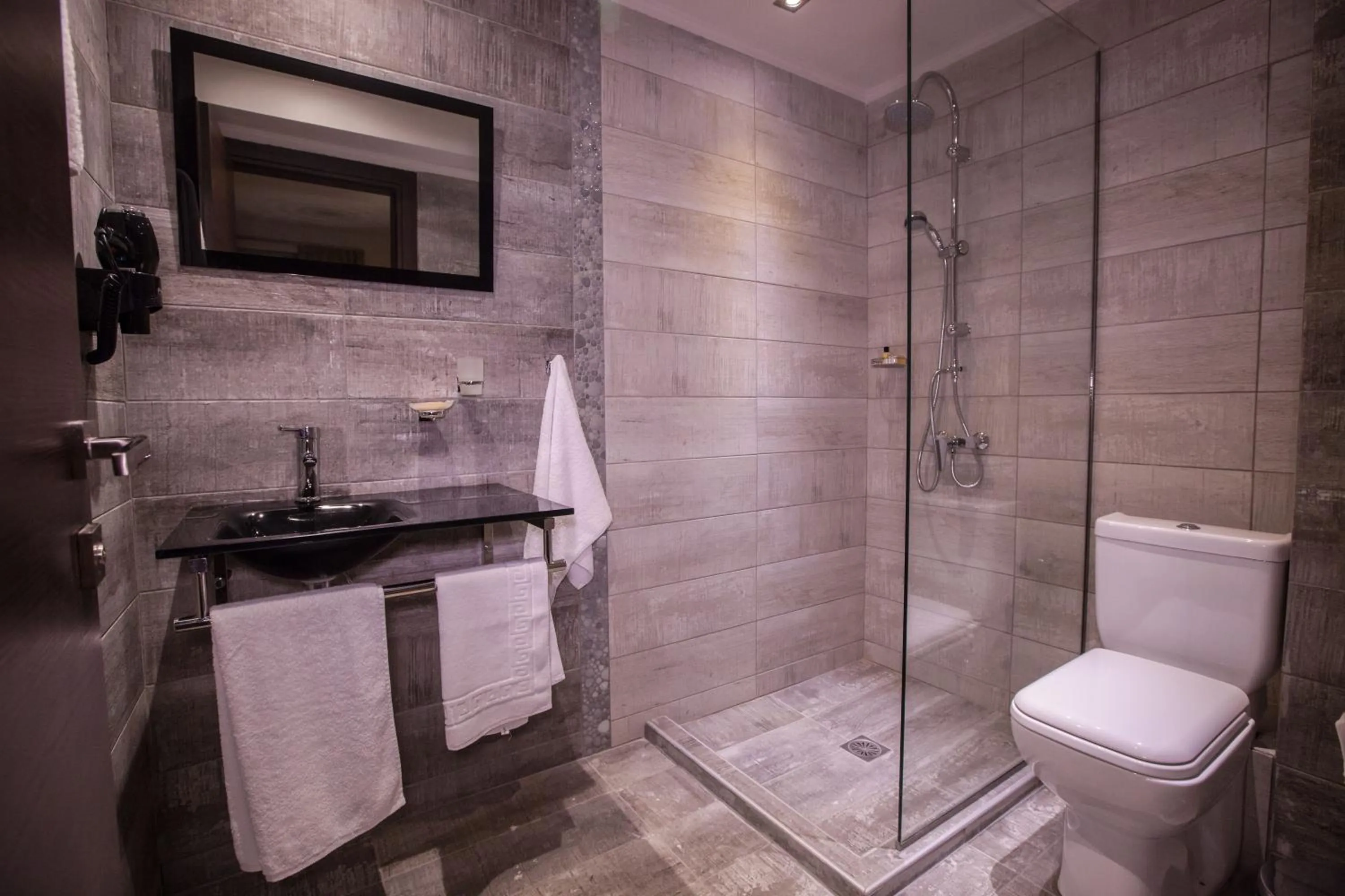 Bathroom in Diamond City Living