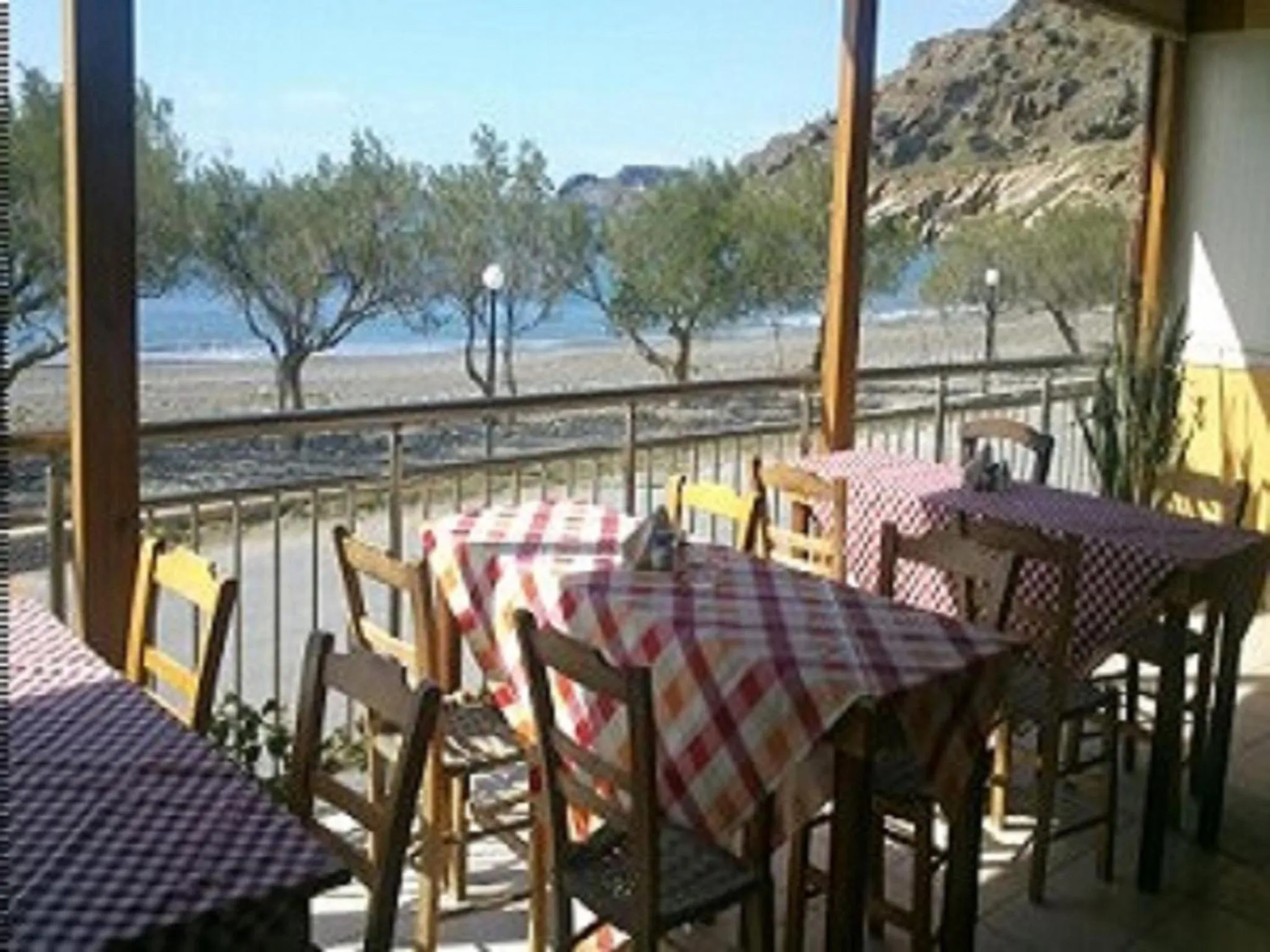 Restaurant/places to eat in Apollon