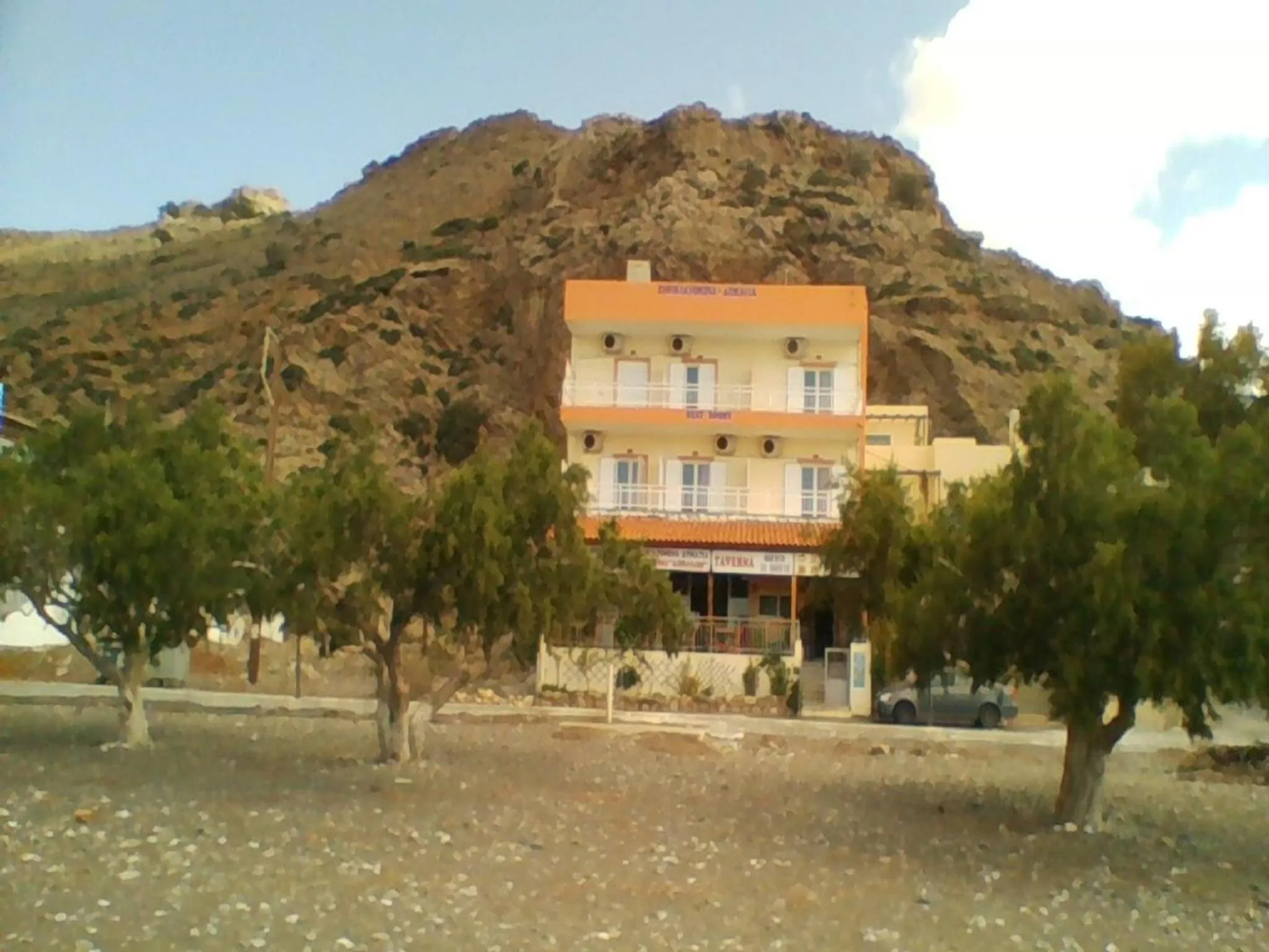 Facade/entrance in Apollon