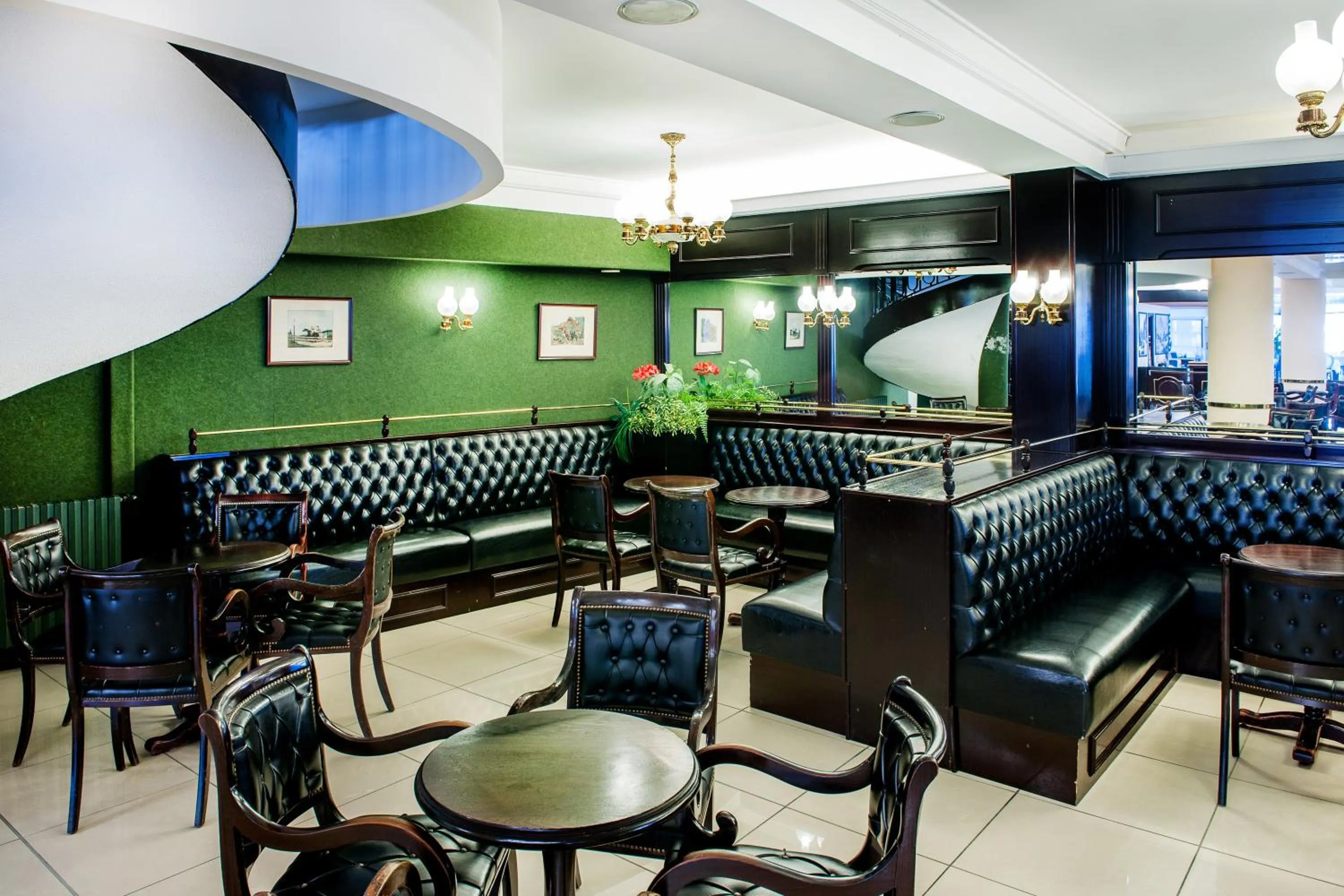 Lounge or bar in Hôtel Christ Roi