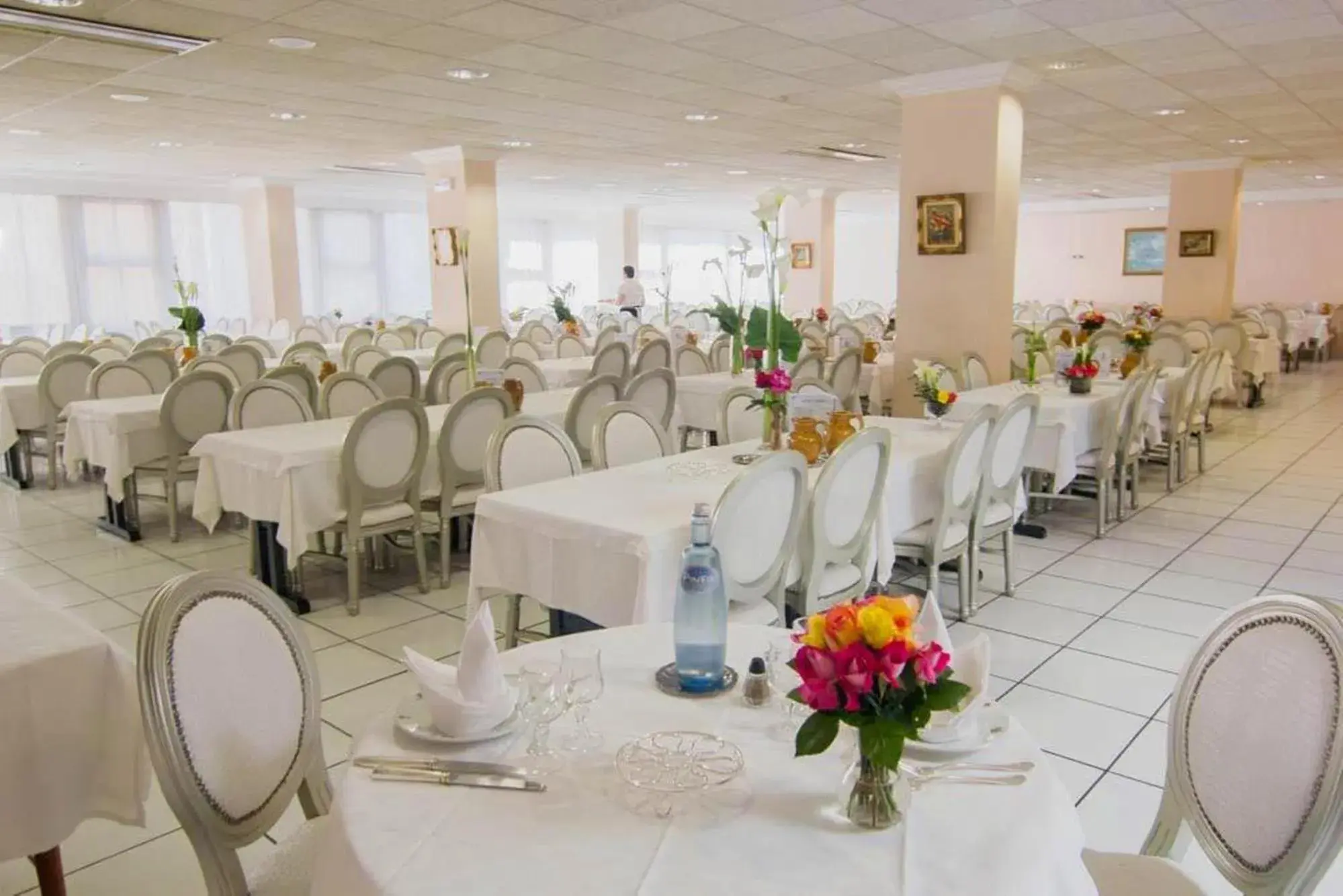 Restaurant/places to eat in Hôtel Christ Roi Restaurant/places to eat in Hôtel Christ Roi