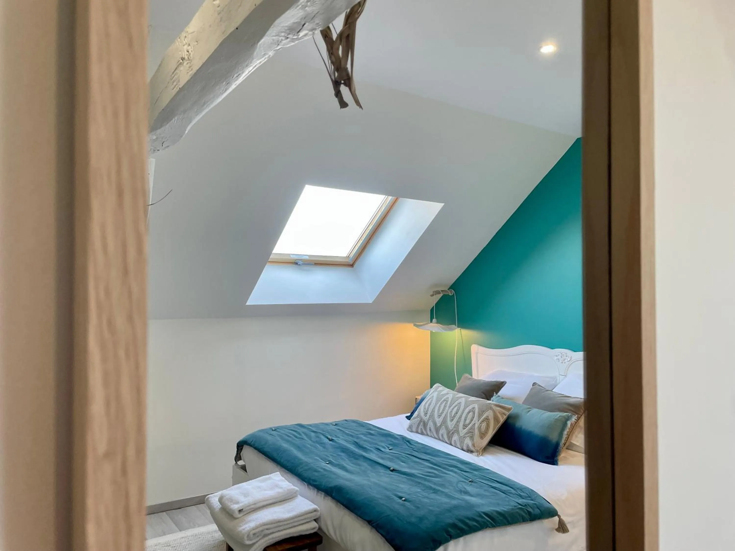 Photo of the whole room, Bed in Villa de la Croix - Maison d'hôtes à 4 minutes de l'A26 avec parking