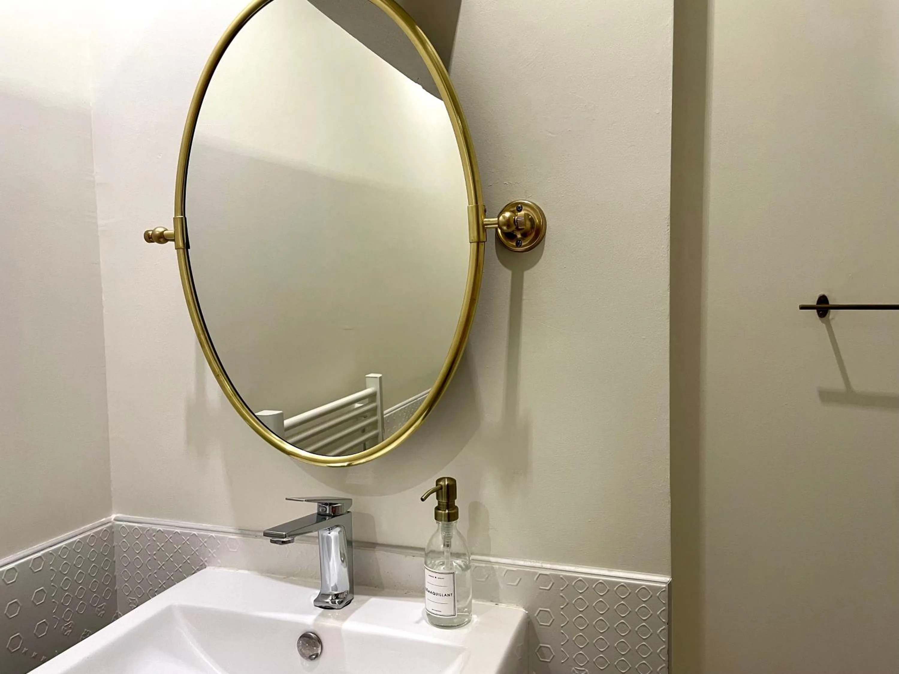 Bathroom in Villa de la Croix - Maison d'hôtes à 4 minutes de l'A26 avec parking