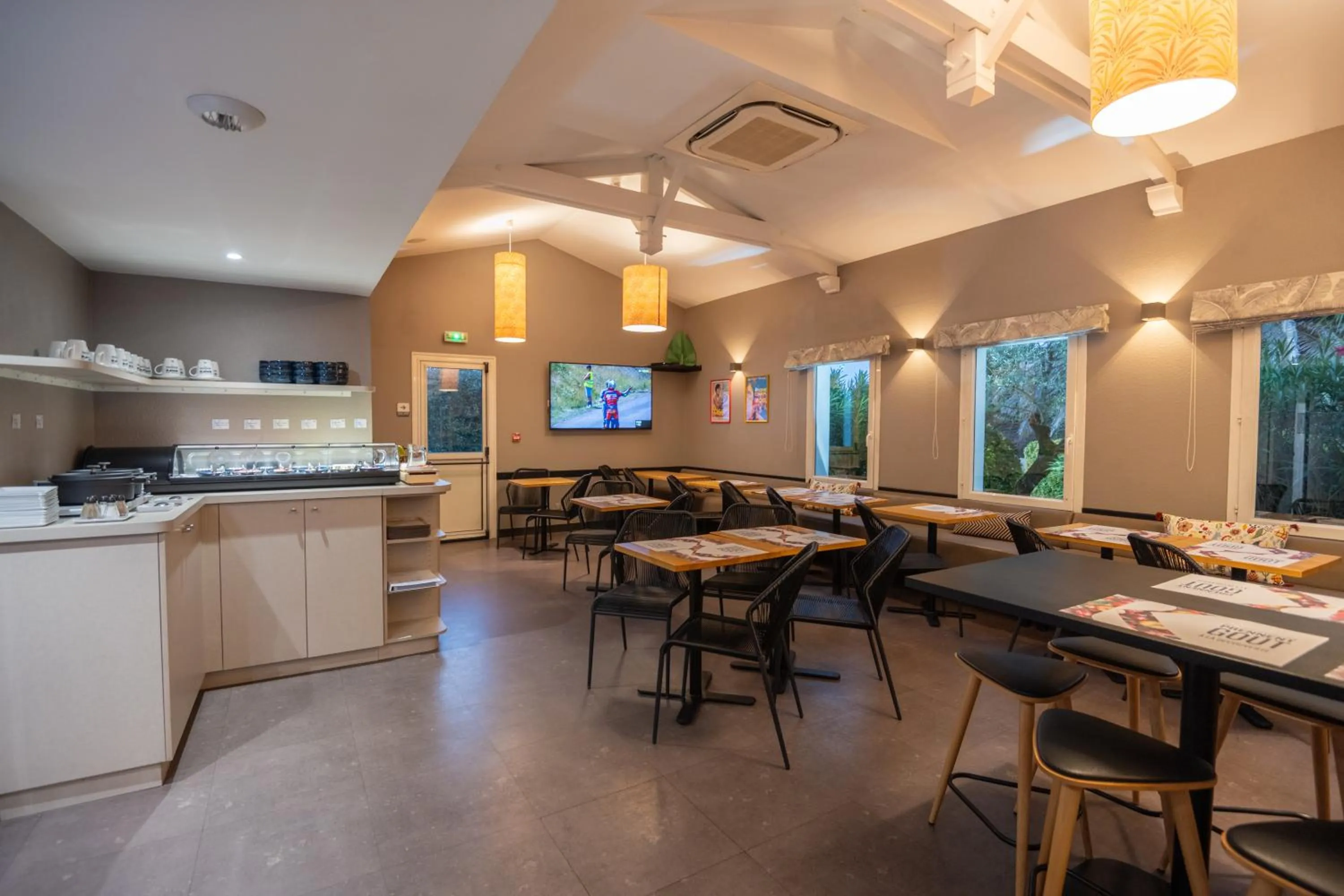 Buffet breakfast in KYRIAD BORDEAUX SUD - Villenave d'Ornon