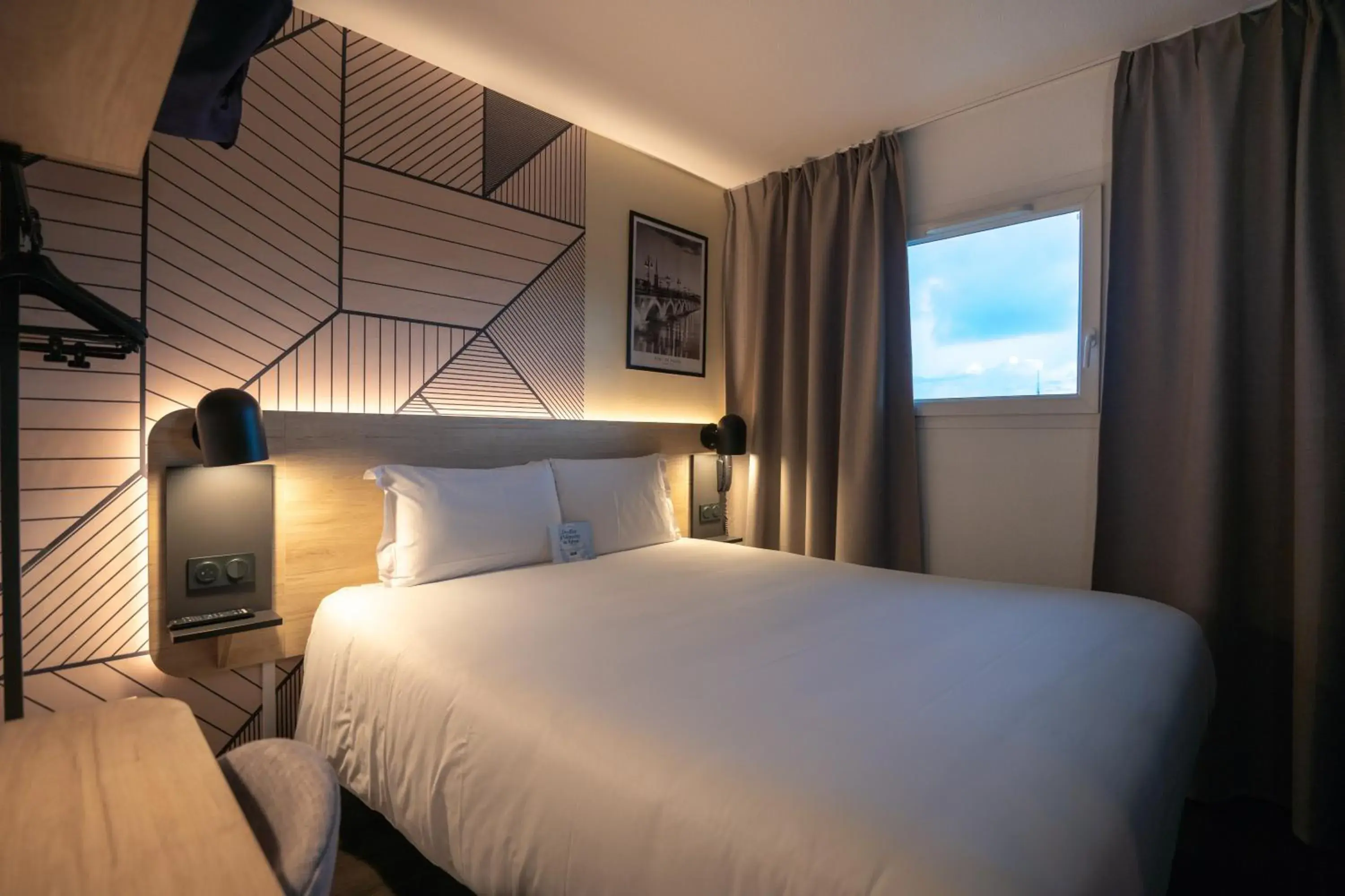 Bed in KYRIAD BORDEAUX SUD - Villenave d'Ornon Bed in KYRIAD BORDEAUX SUD - Villenave d'Ornon