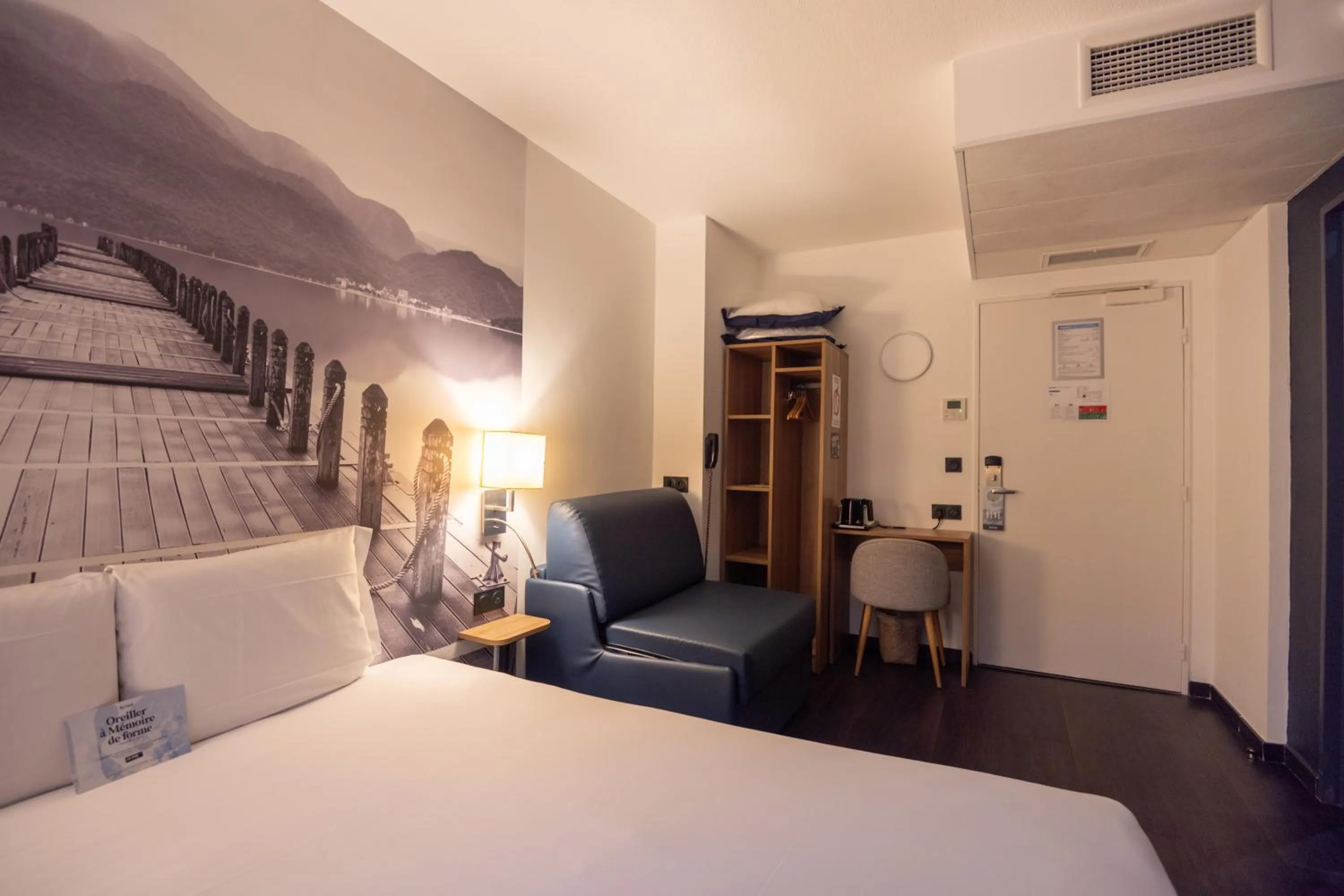 Photo of the whole room, Bed in KYRIAD BORDEAUX SUD - Villenave d'Ornon