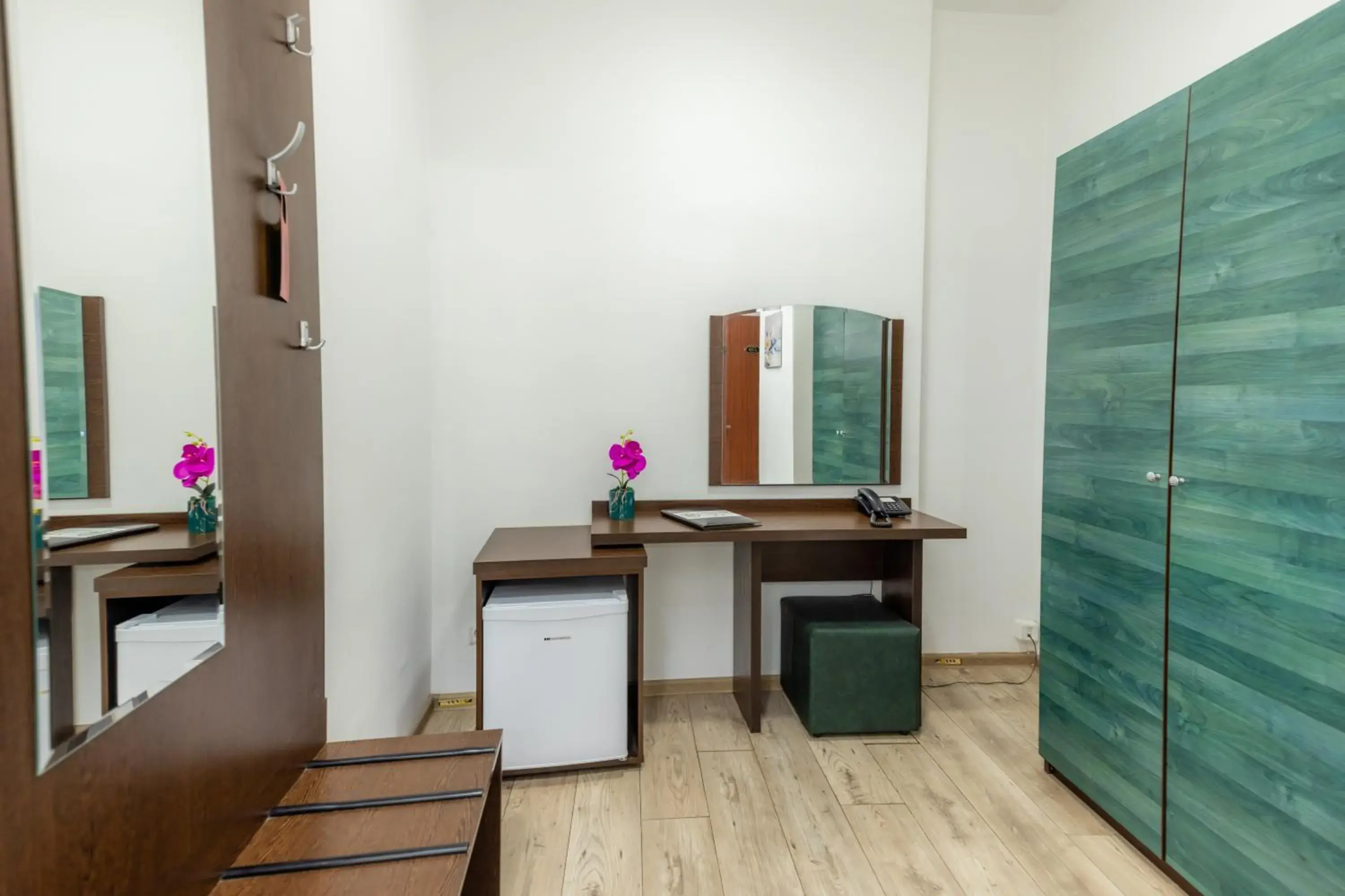 hair dresser in Hotel Sir Lujerului hair dresser in Hotel Sir Lujerului