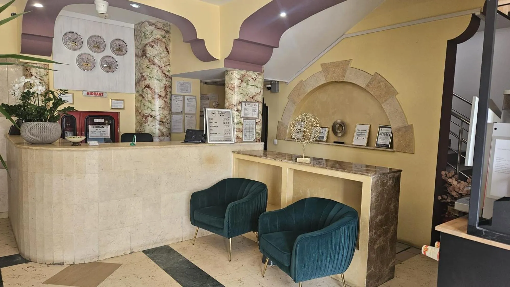 Property building in Hotel Sir Lujerului