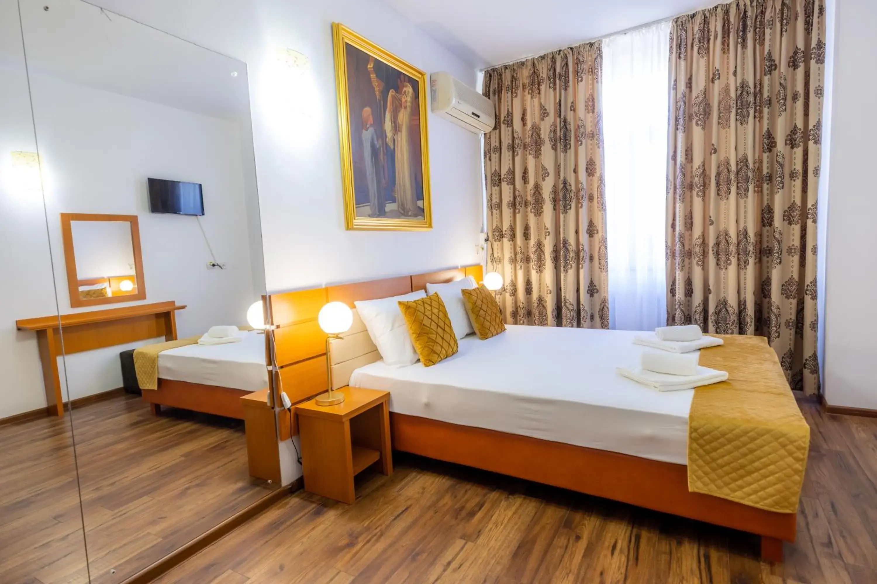 Bedroom, Bed in Hotel Sir Lujerului Bedroom, Bed in Hotel Sir Lujerului