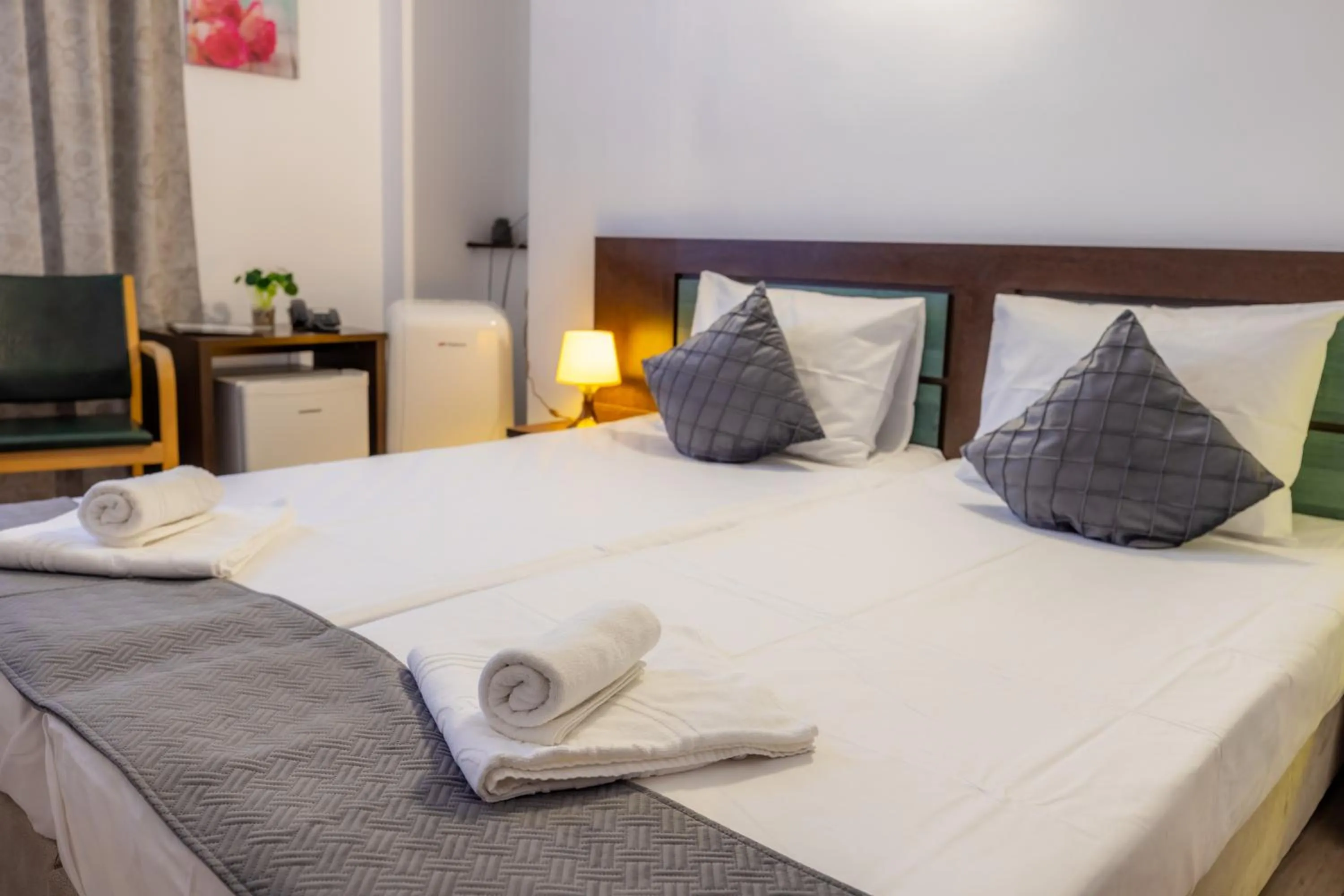 Photo of the whole room, Bed in Hotel Sir Lujerului