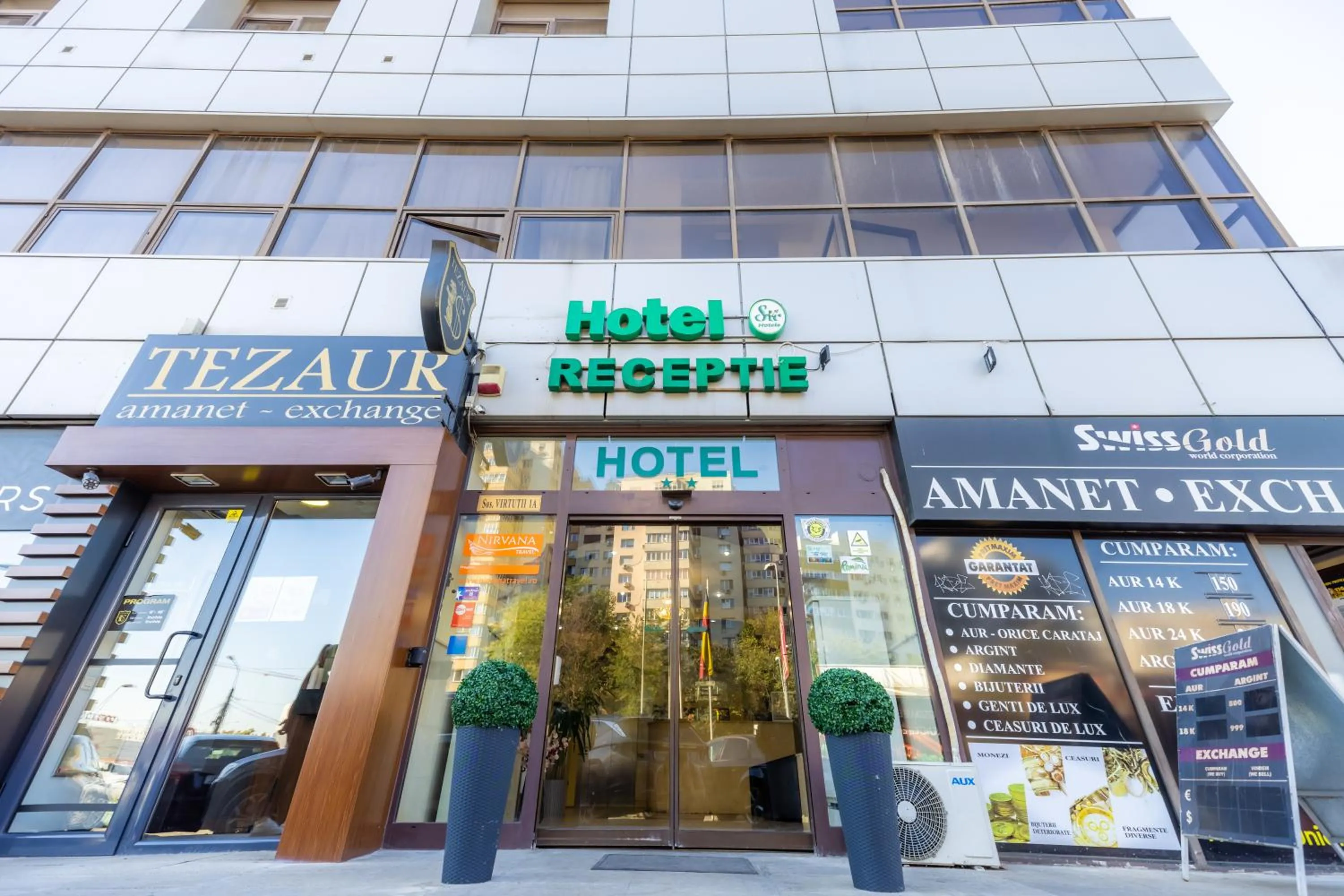 Property building in Hotel Sir Lujerului